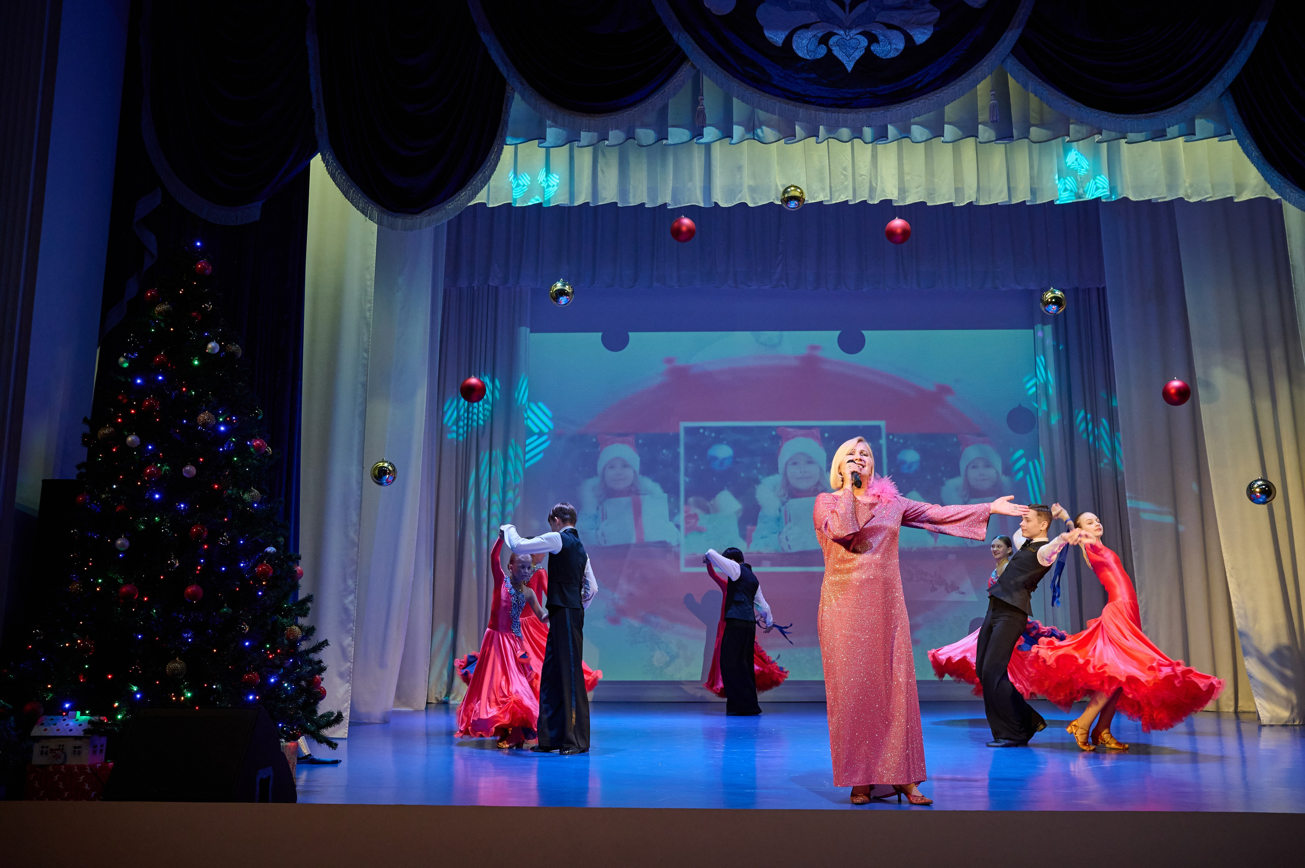 Концерт в ДК Марьина роща. Жизнь курорта Кабардинка в фотографиях