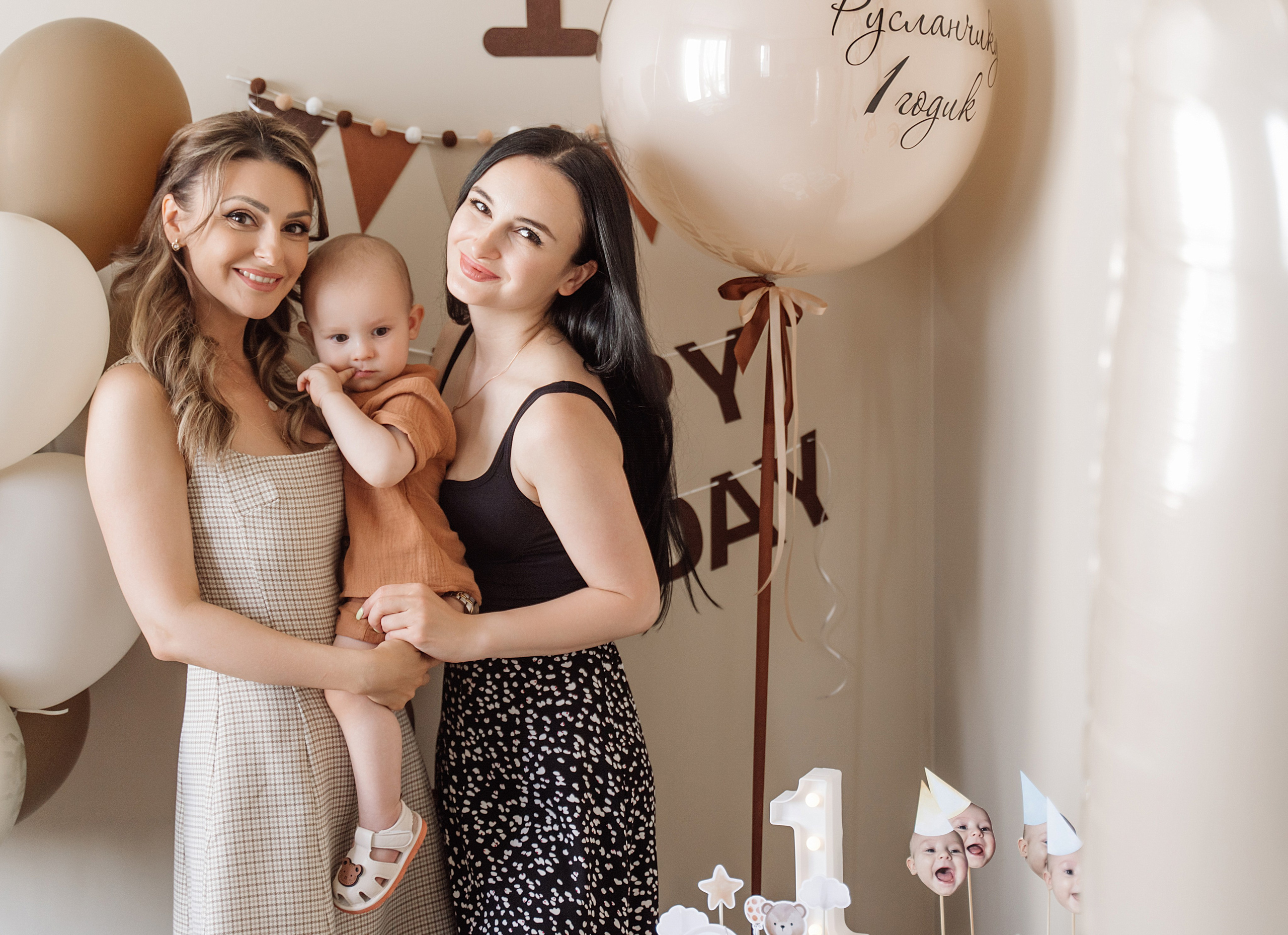 1 годик Русланчику (снимли дома). Свадебный фотограф