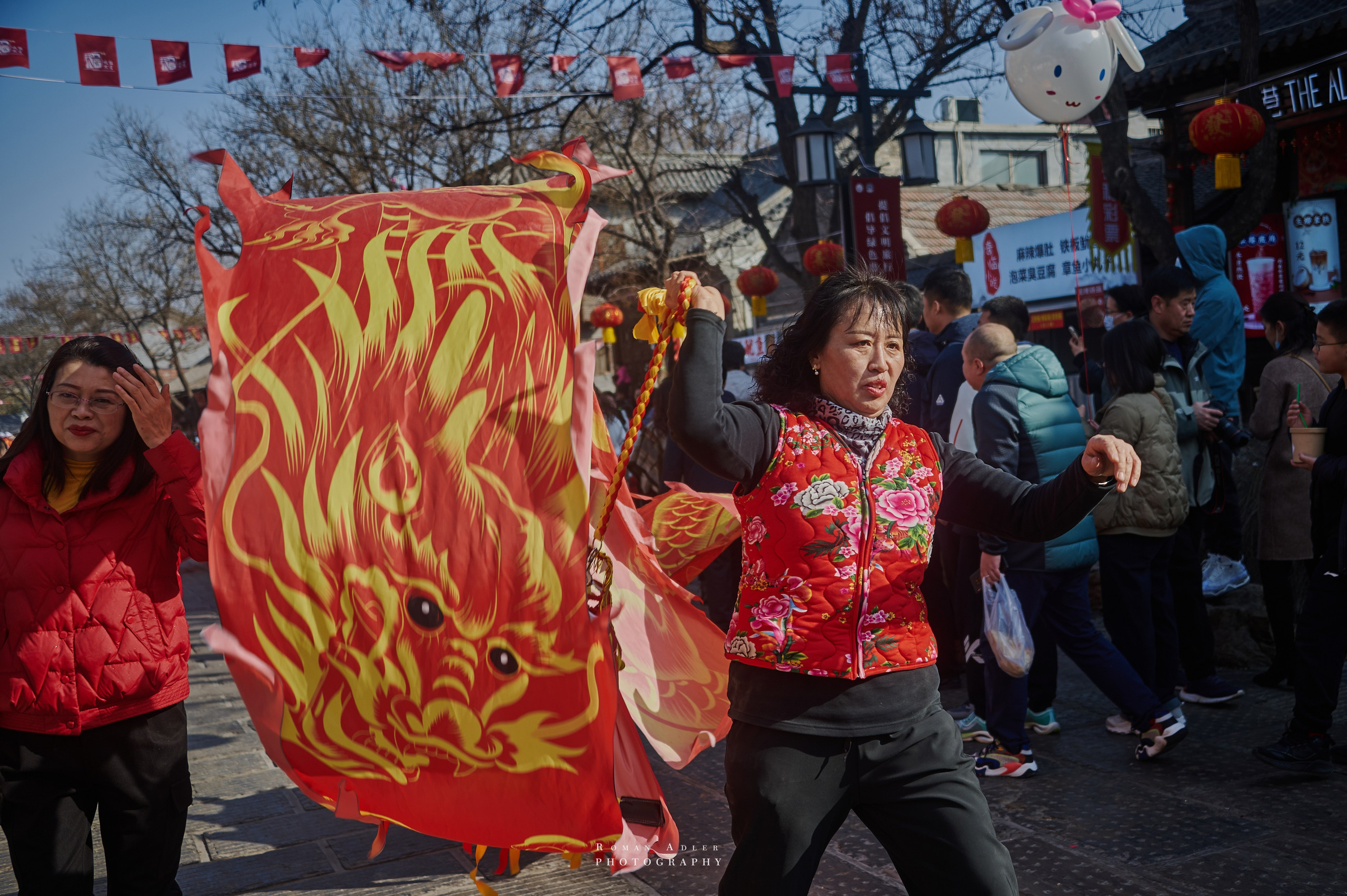 Новогодний парад в Цинчжоу. Китай. Фотограф Роман Адлер
