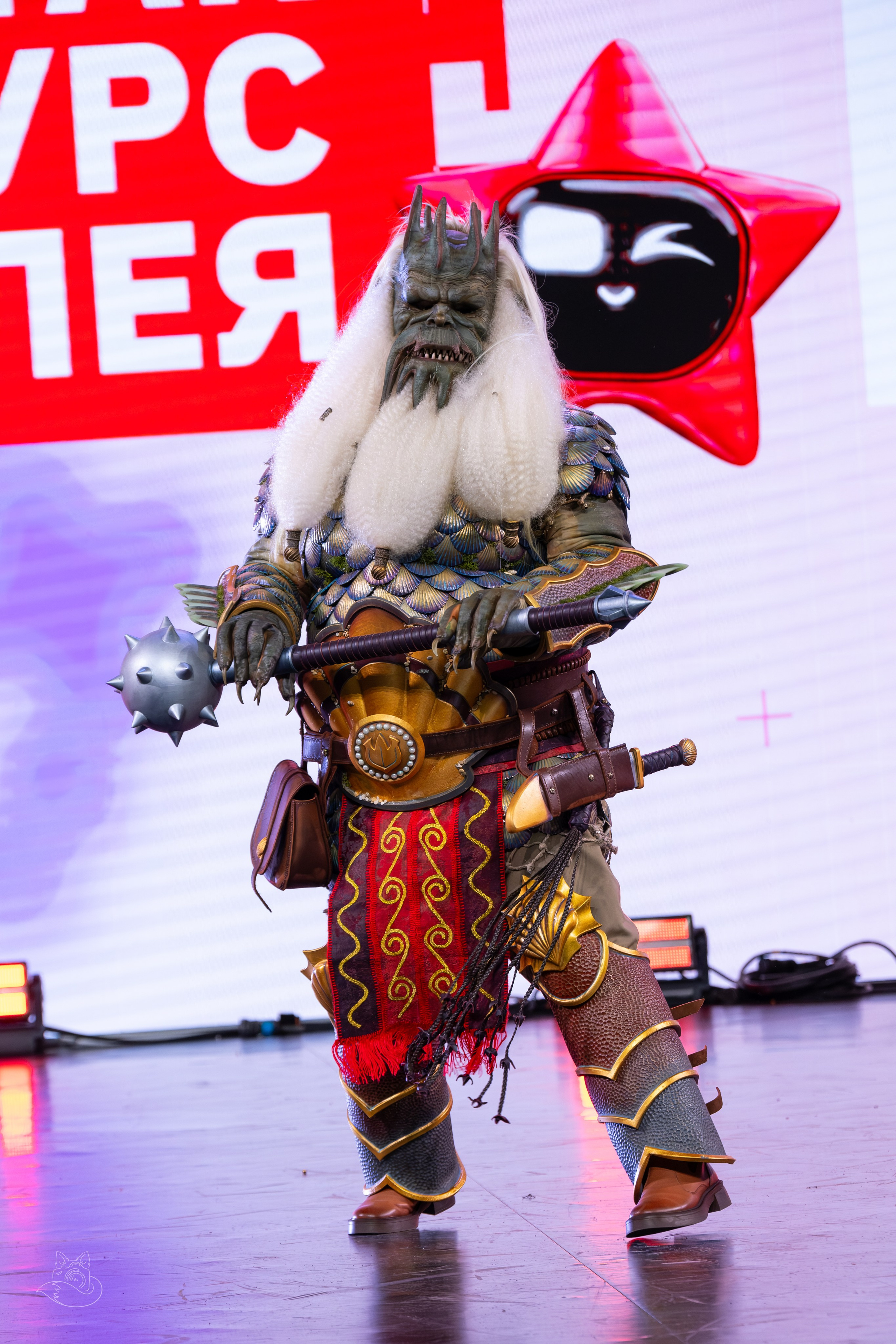 Сцена РЭД ЭКСПО 2024. Косплей фотограф