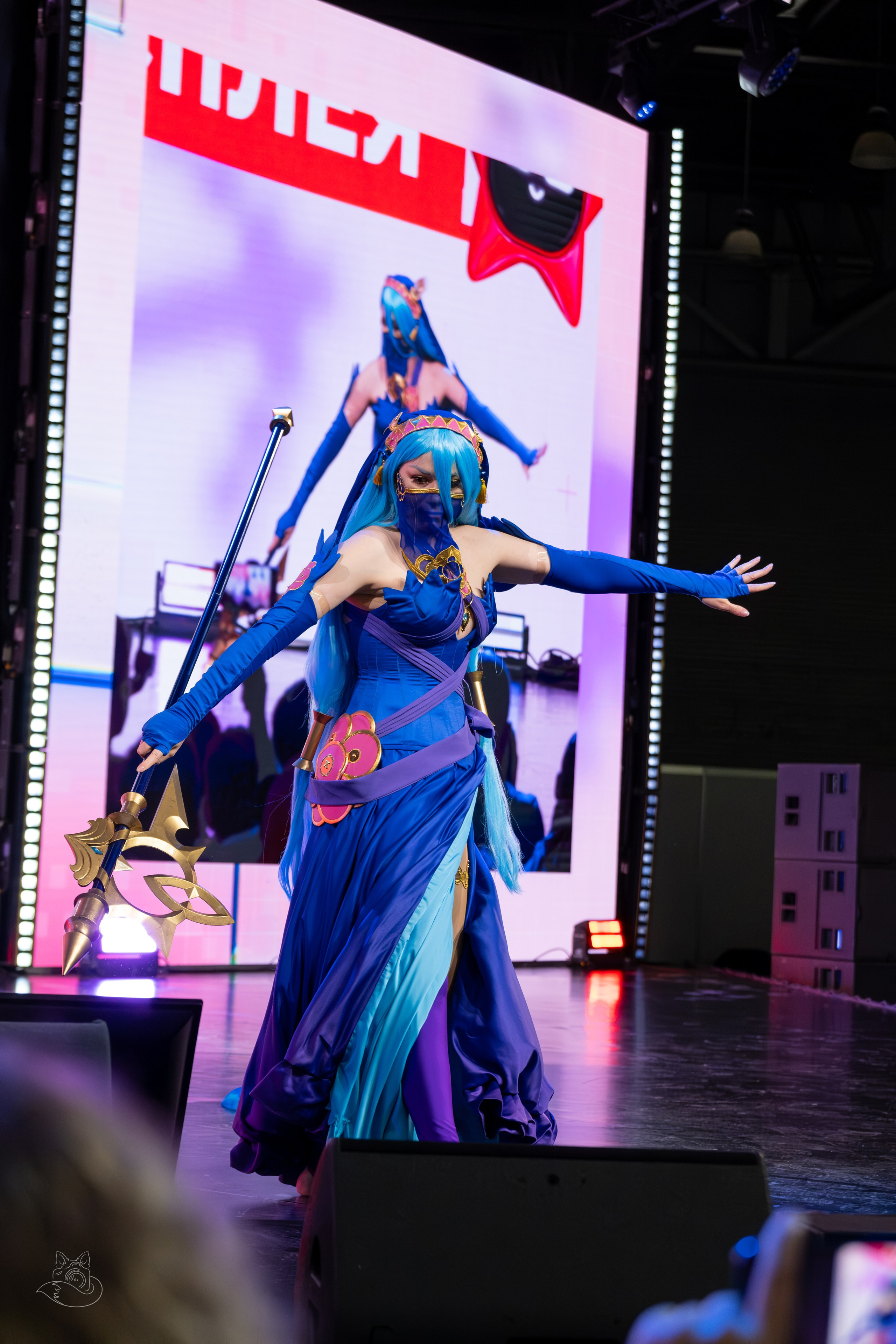 Сцена РЭД ЭКСПО 2024. Косплей фотограф