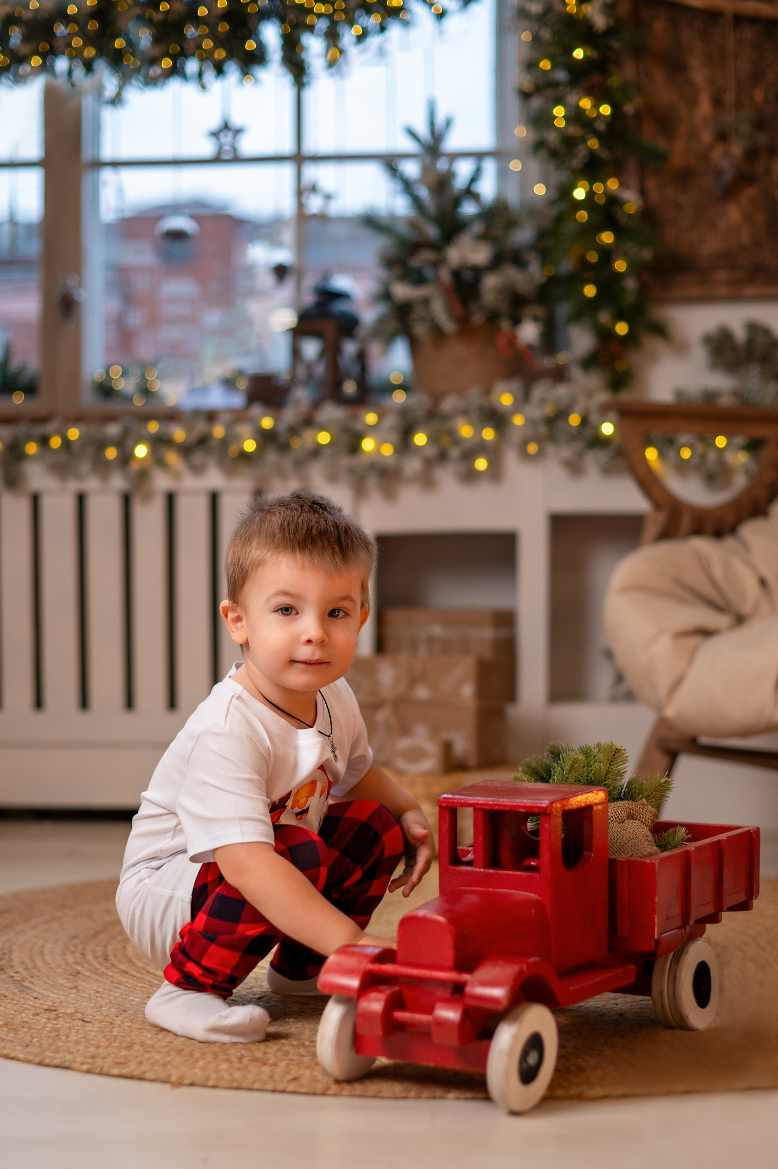 Семейная фотосессия студия Леонардо. Детский и семейный фотограф г. Москва Оксана Катаджи