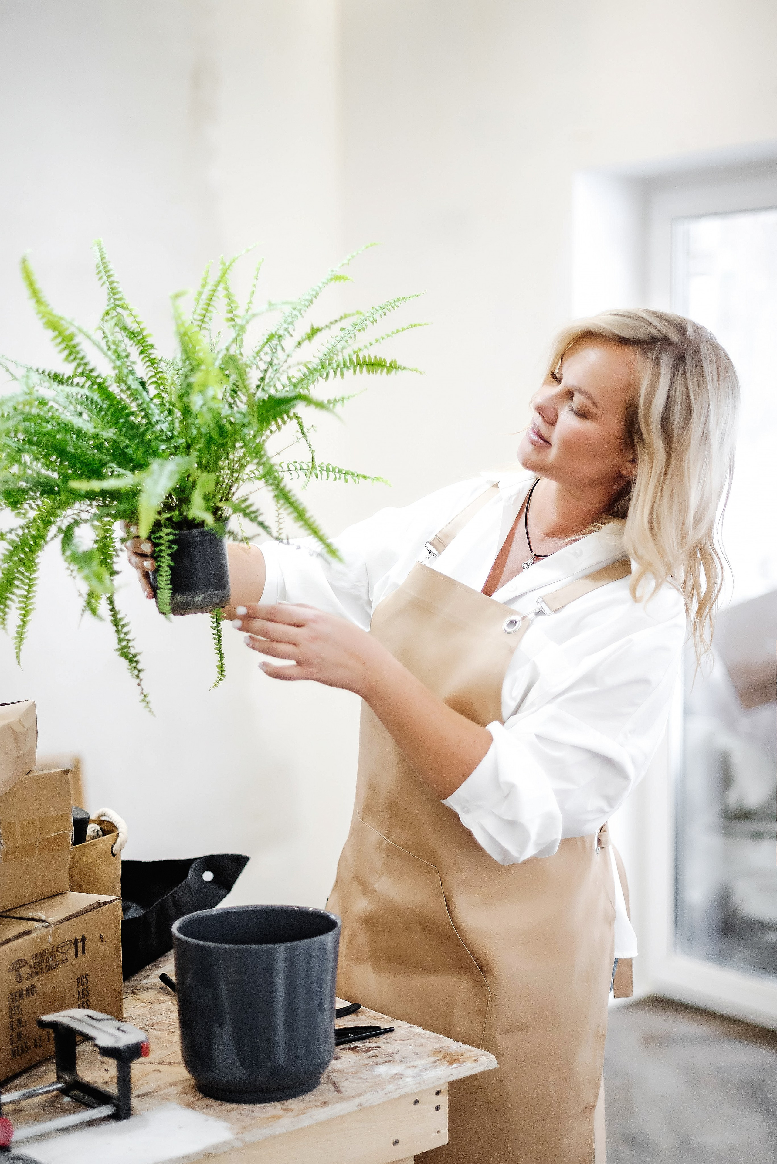 Зеленая душа с рисунком папоротника. Свадебный и семейный фотограф в Новосибирске, Санкт-Петербурге, Москве