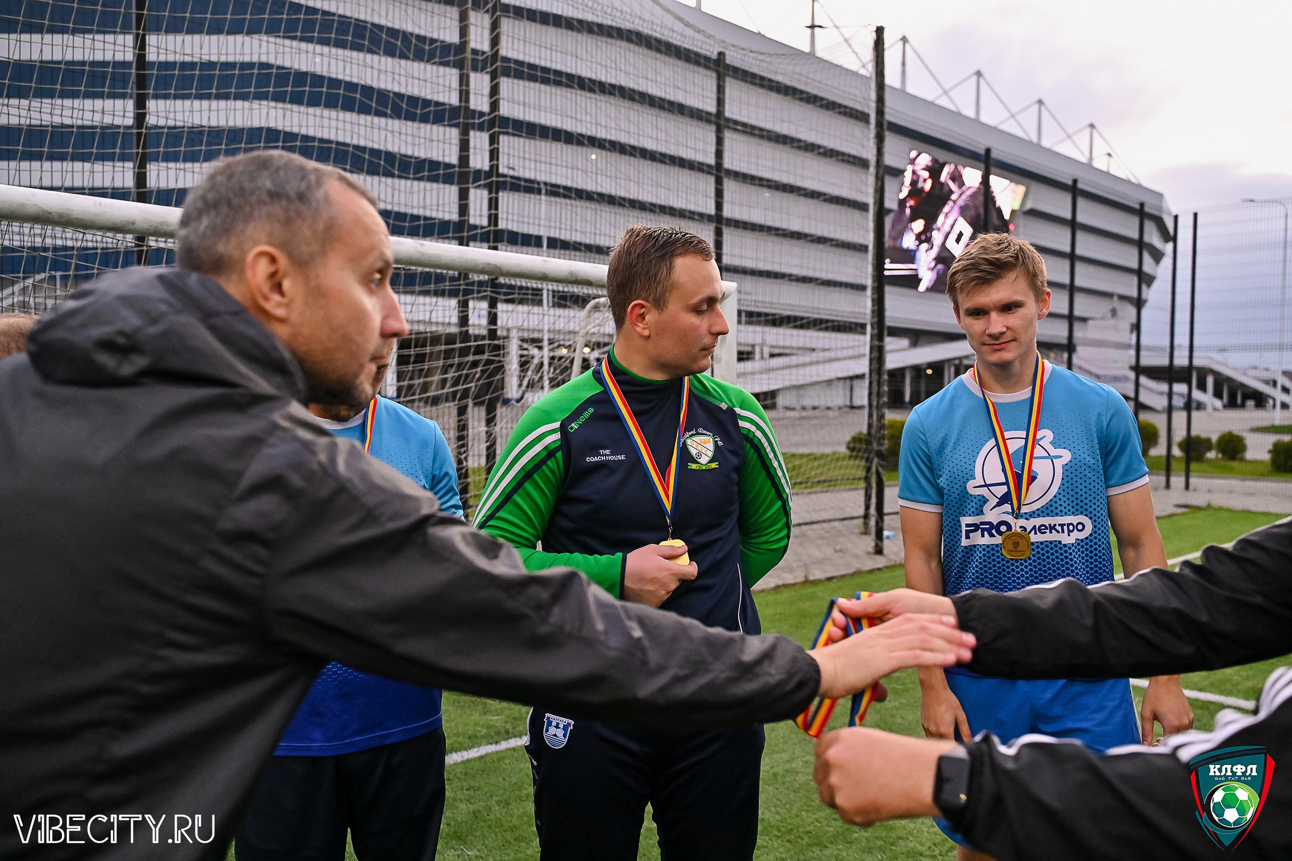 ФИНАЛЬНЫЕ МАТЧИ ПЛЕЙ-ОФФ XXl ЛЕТНЕГО КУБКА КАЛИНИНГРАДСКОЙ ЛФЛ. VIBECITY.RU Вайб Сити Ру Фоторепортажи Фотоотчеты Калининград