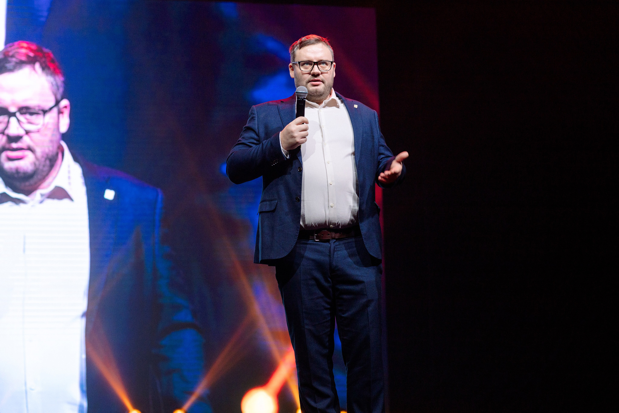 РЕПОРТАЖ: НОВЫЙ ГОД В ДК МЕТАЛЛУРГ. Профессиональный фотограф в Ижевске Леша Петров