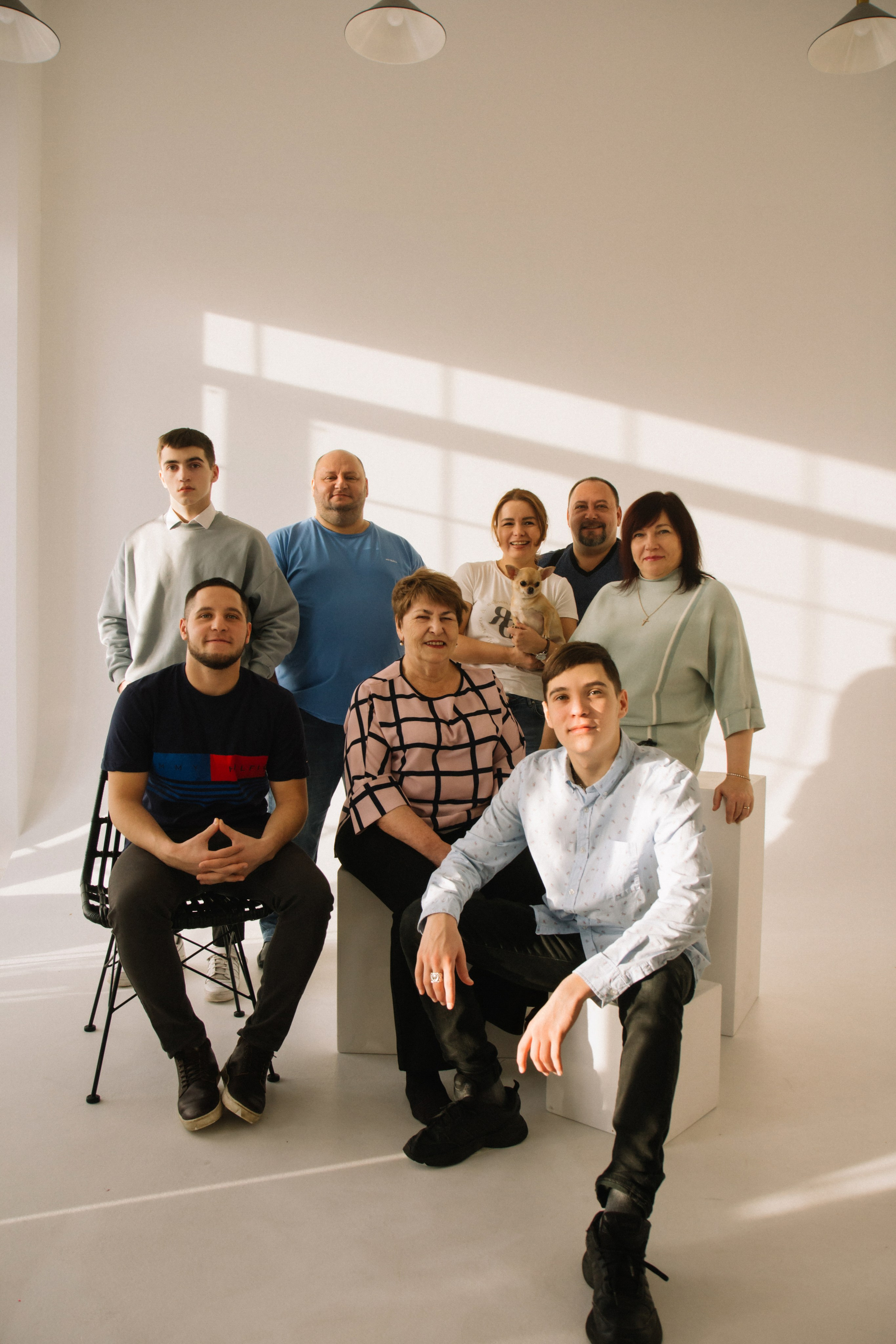 Съемка большой семьи на циклораме. Семейный фотограф в Томске Максимова Екатерина