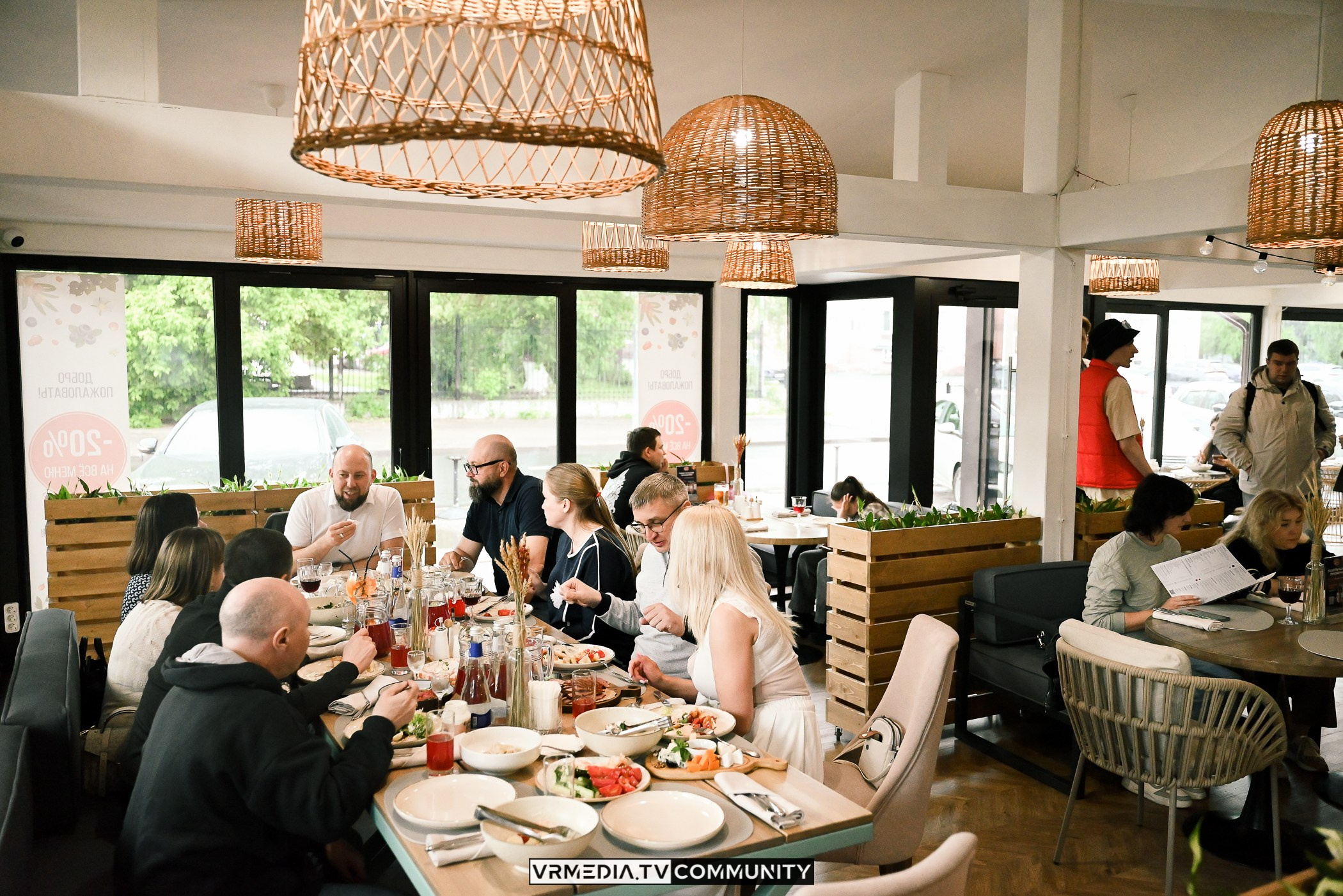Ресторан «Volna»: Открытия летней веранды «Хочу на дачу»