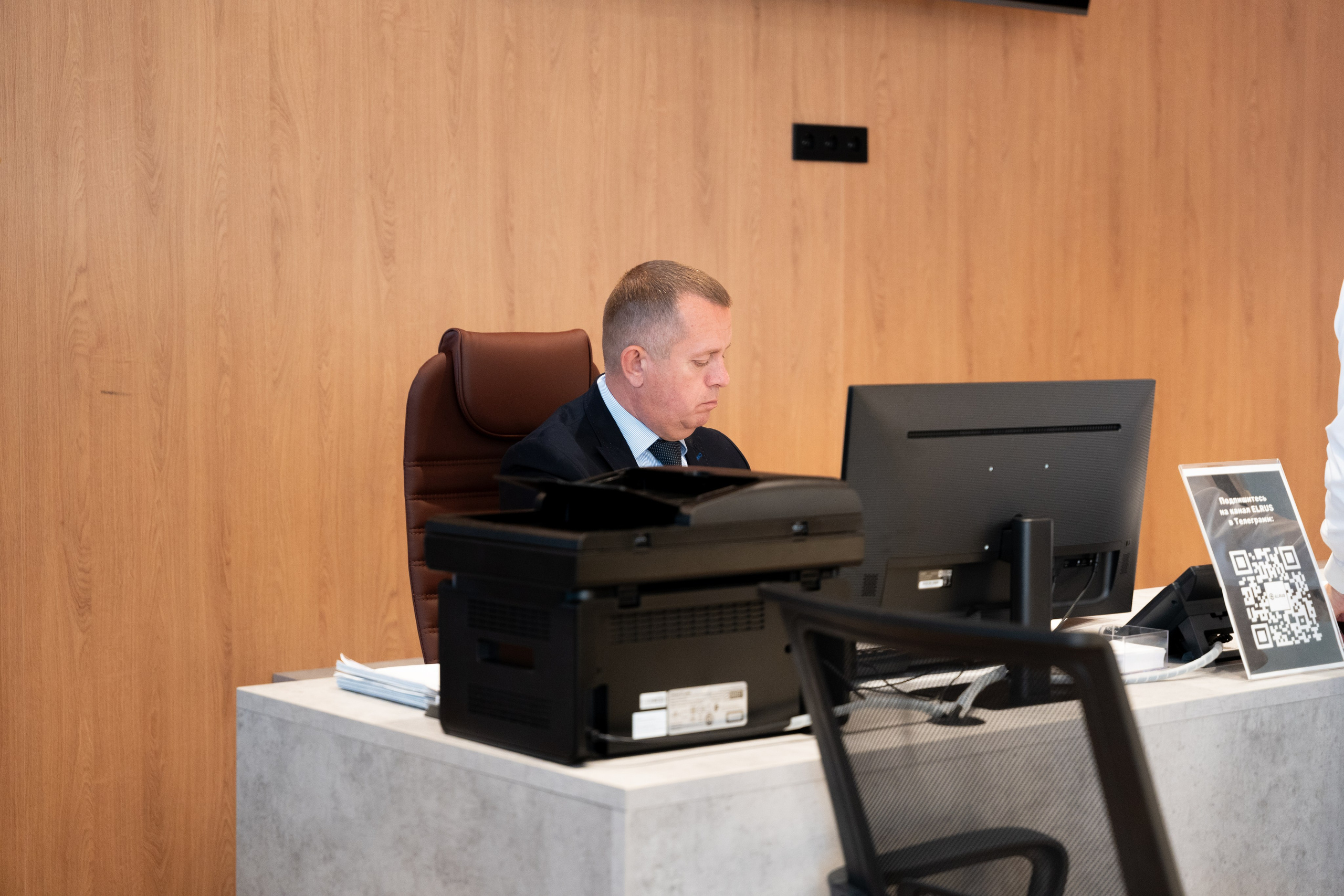 Интерьерная фотосъемка автосалона Elrus в Краснодаре. Zeekr, LiXiang Профессиональная фотосъемка интерьера премиум-автосалона в Краснодаре. Шедевры для Вас! Фотограф и Видеограф в Краснодаре Пахиев Руслан