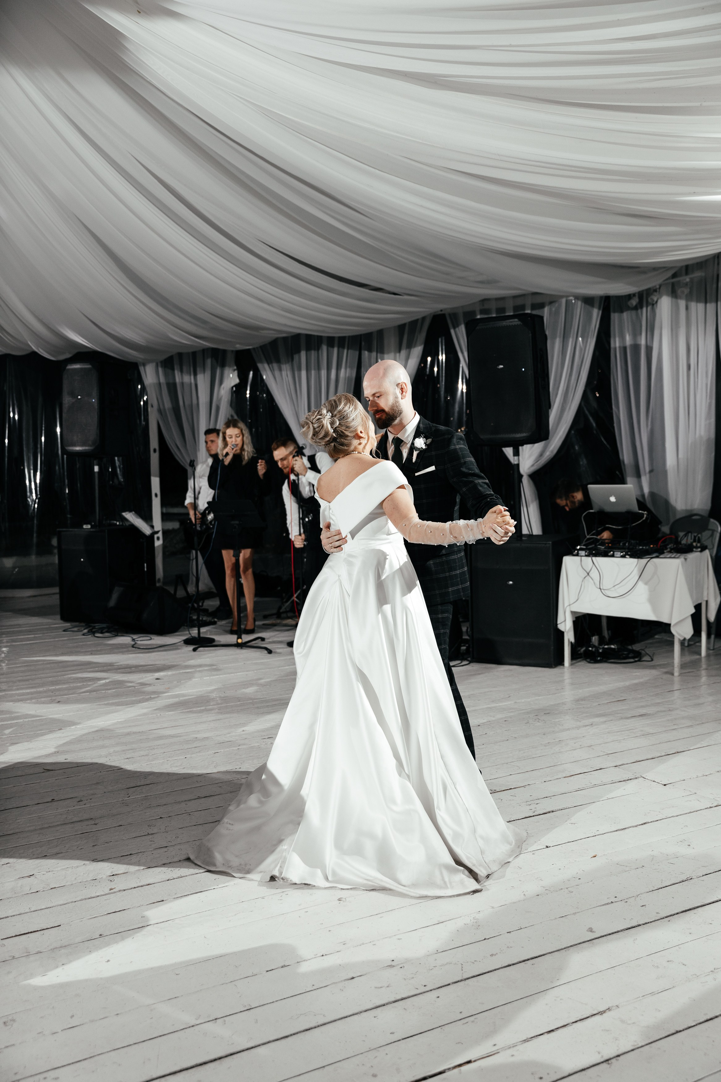 Свадебный фотограф Уфа — Руслан ГабдлисламовЖивые эмоции, красивые кадры, воспоминания на всю жизнь.Работаю по всей Республике Башкортоста. Свадебный фотограф Уфа Руслан Габдлисламов