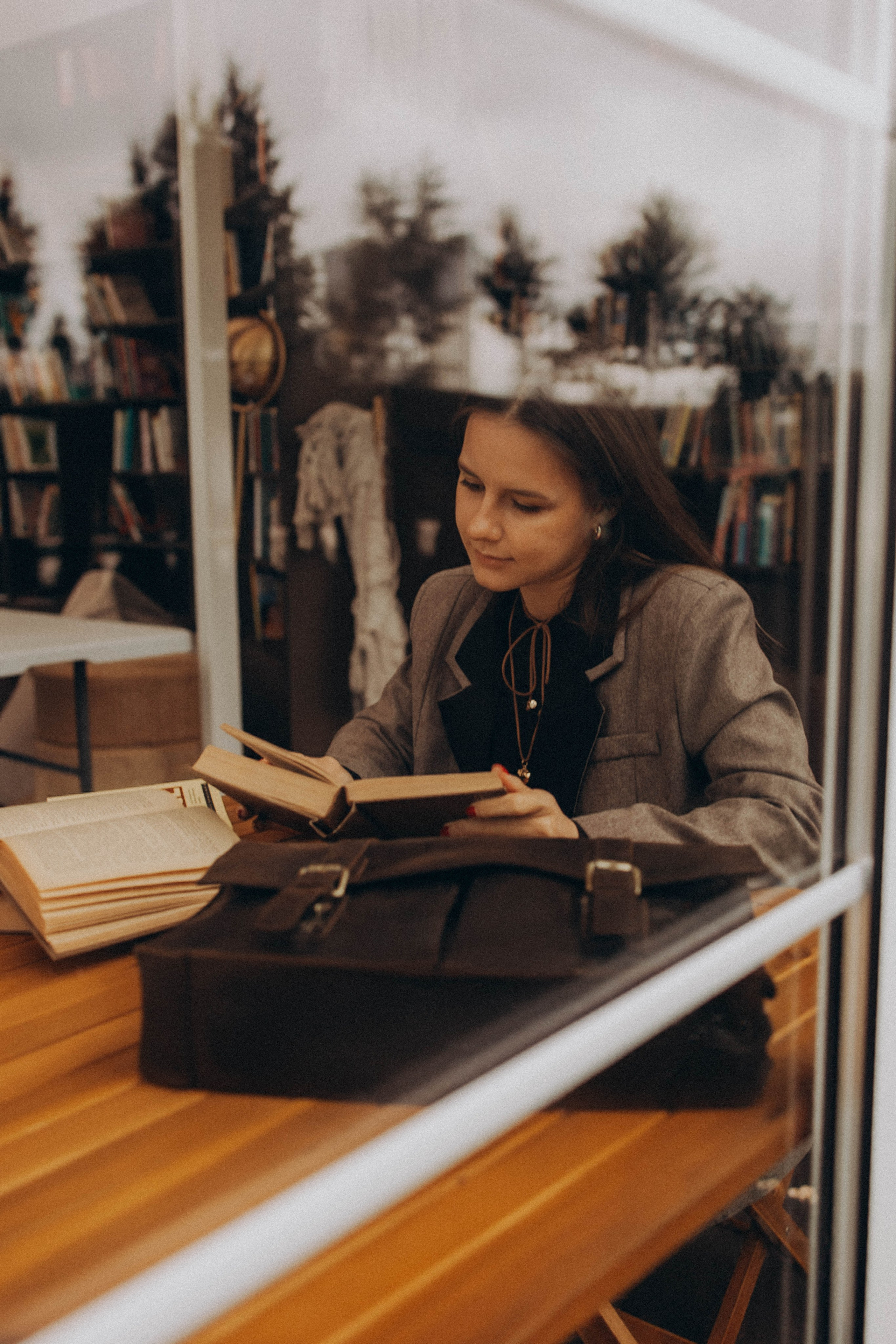 Ирина лесная библиотека. Фотограф lifestylе в Москве Пшеничная Анастасия