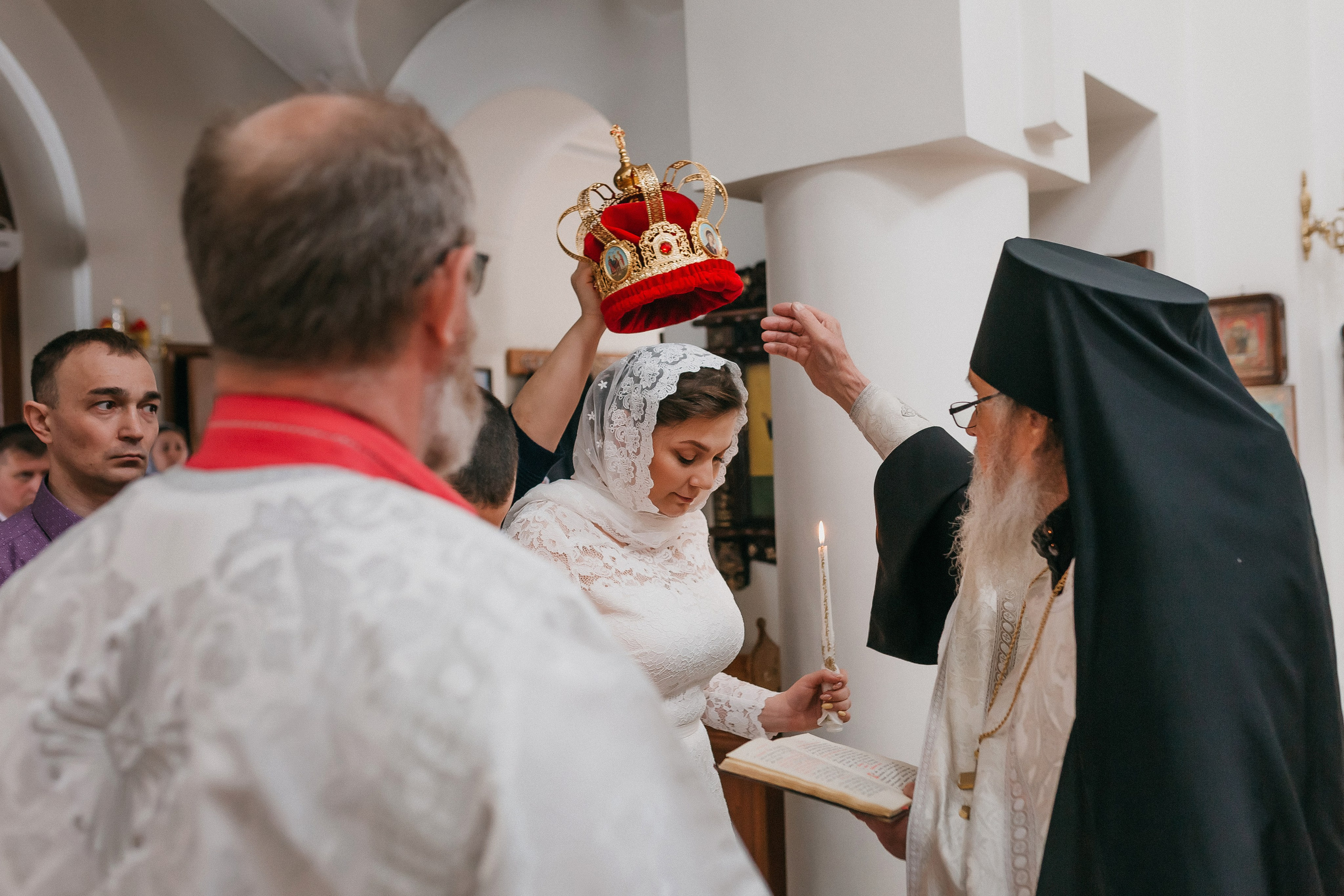 Венчание Анастасии и Вячеслава. Храм Лазаря Четверодневного. Семейный фотограф в Сургуте