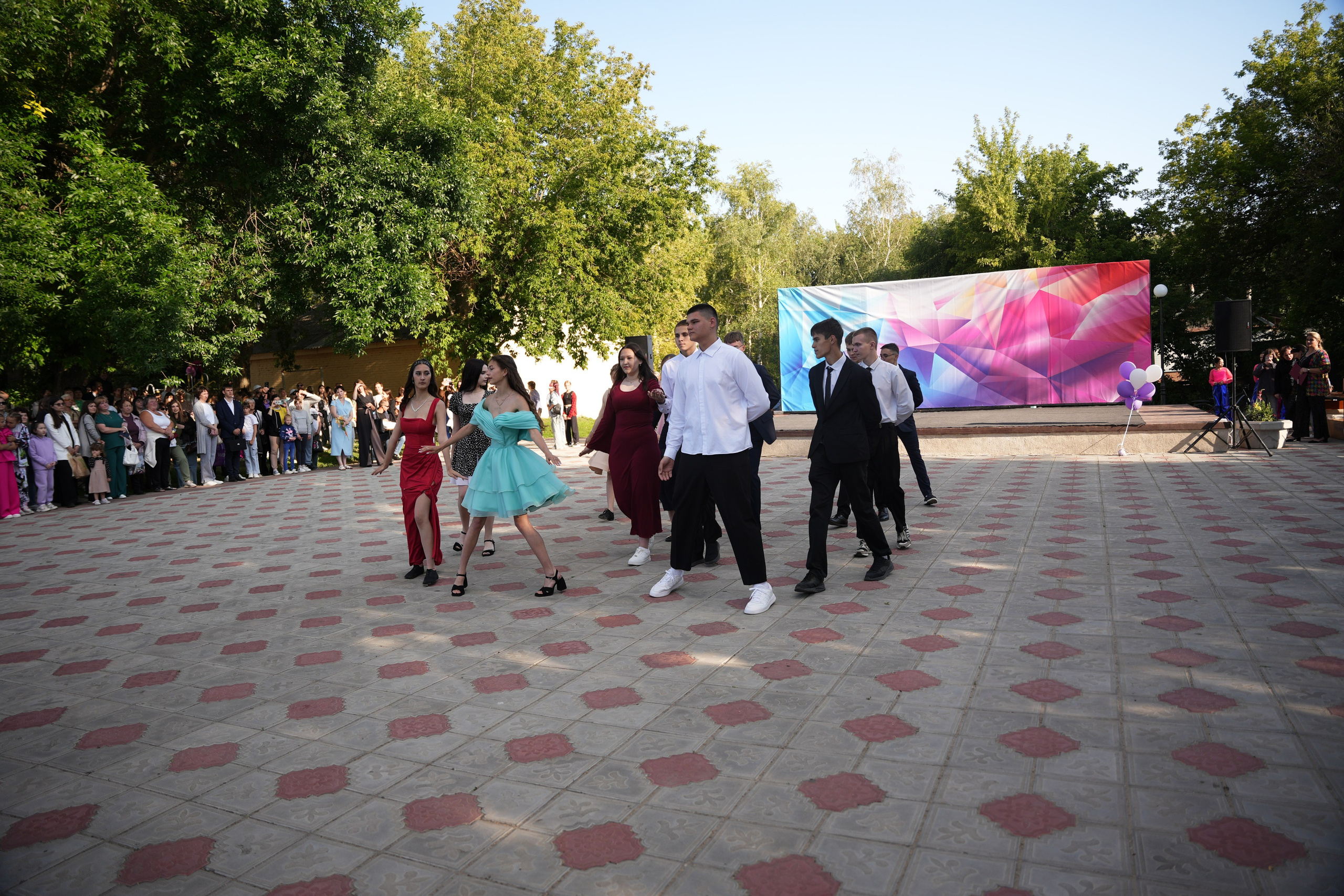 Выпускной в парке. Ольга Плаксина фотограф в Саратове