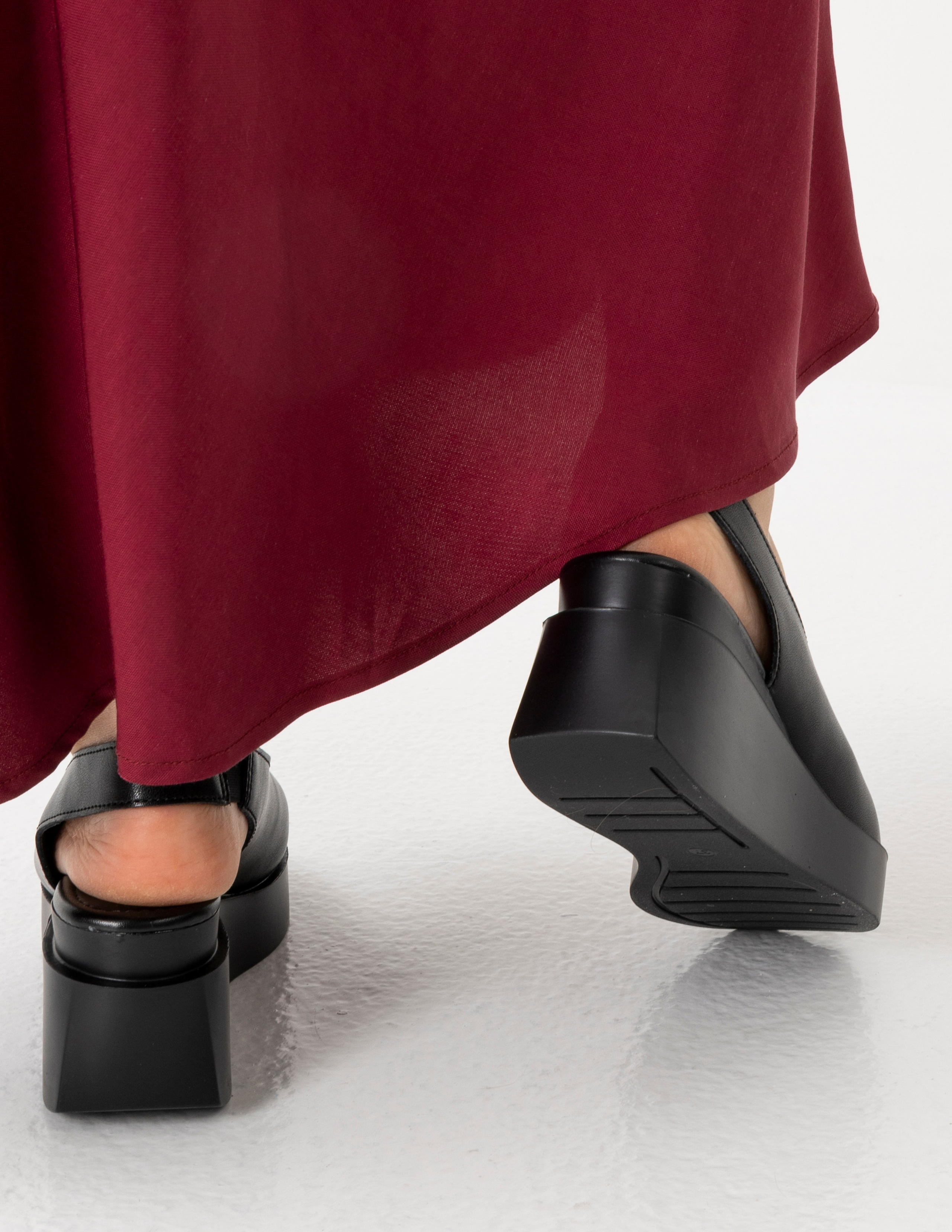 Каталожная съёмка для интернет магазинов. Автопортретная фотостудия в Казани