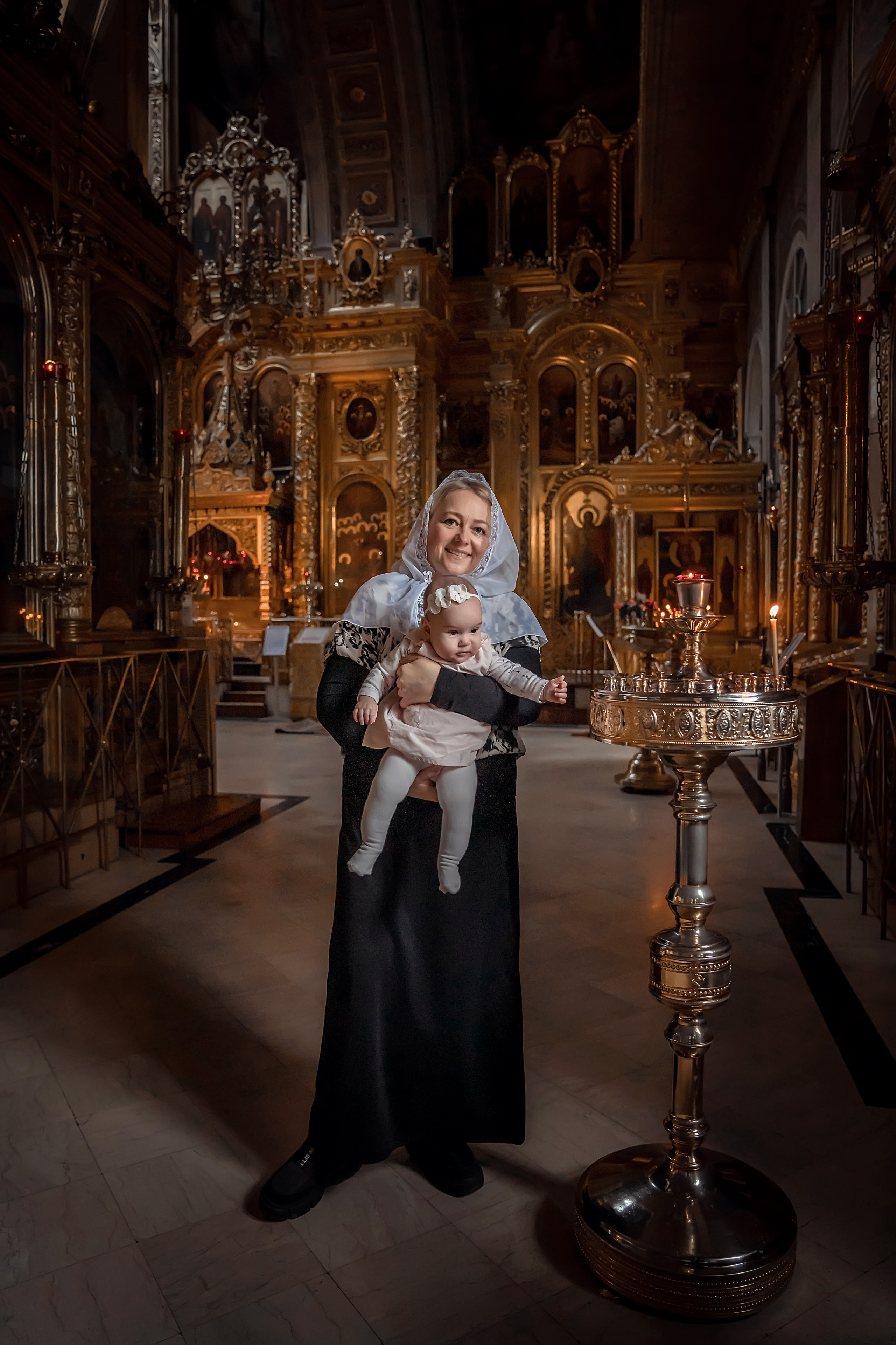 Профессиональная фото и видеосъёмка таинств крещения и венчания, профессиональный фотограф на  крещение венчание Москва, крещение в Елоховском соборе