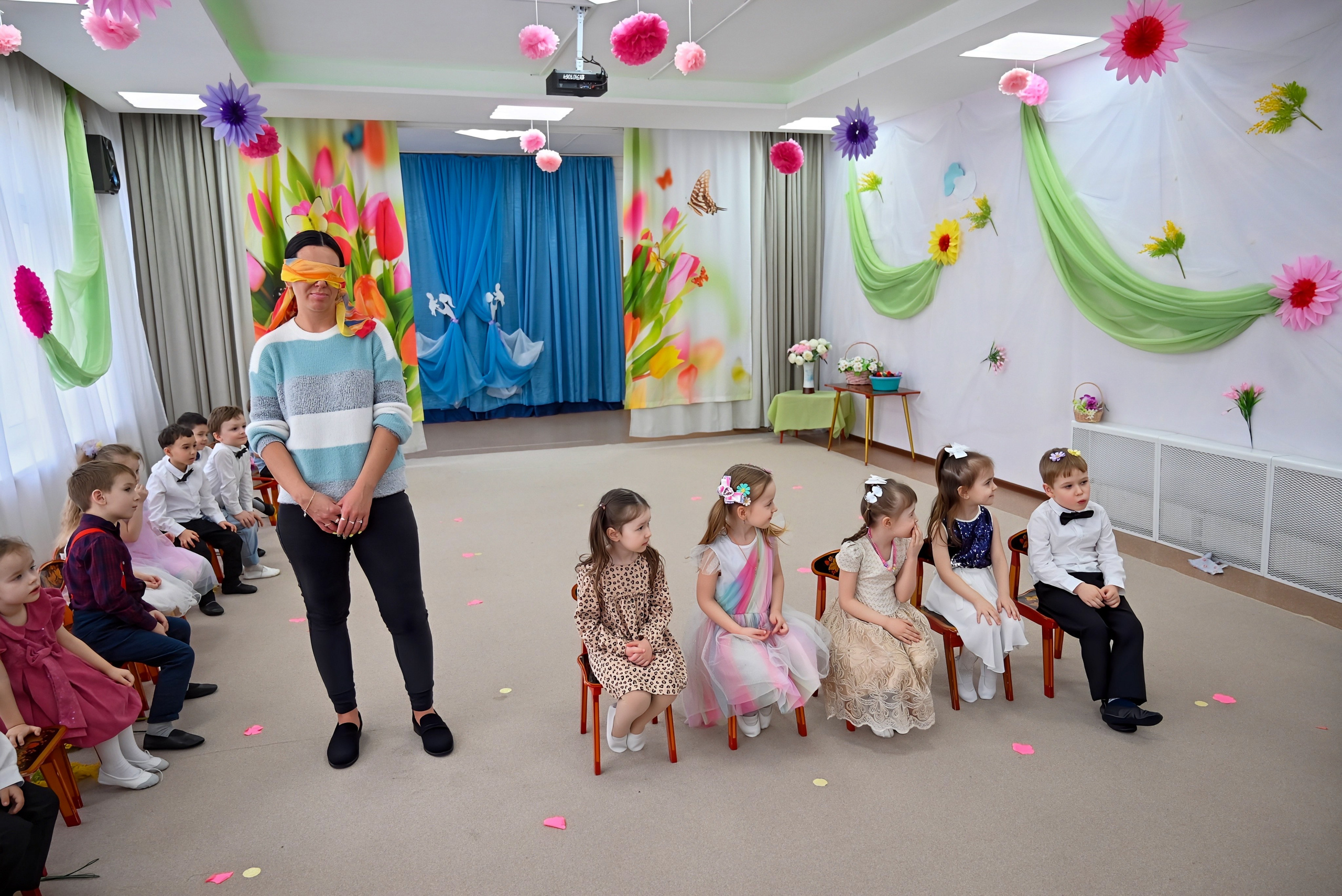 Праздник в группе «Дружная семейка». Семейный и детский фотограф Москва