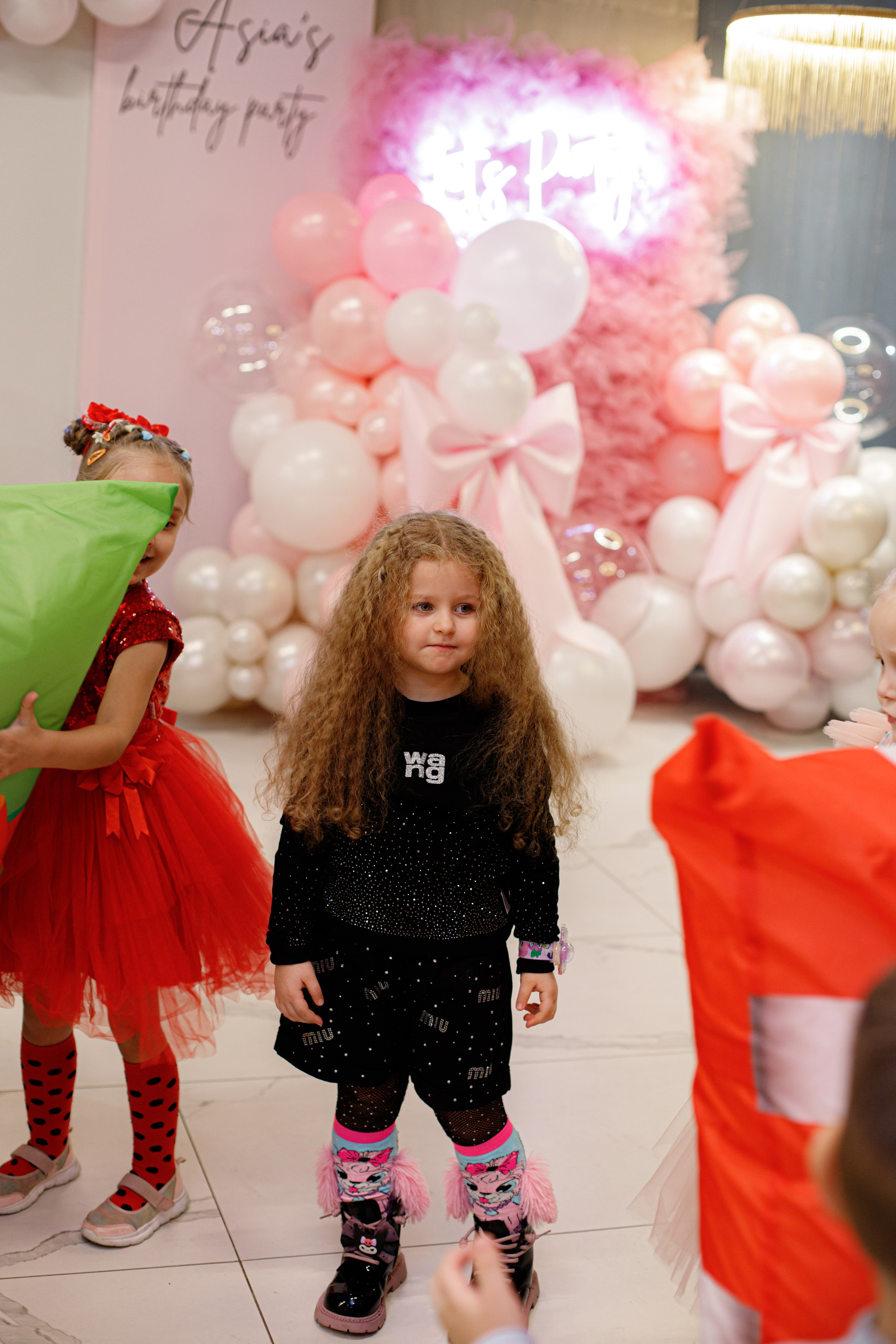 ASIA'S BIRTHDAY PARTY. Photokarish