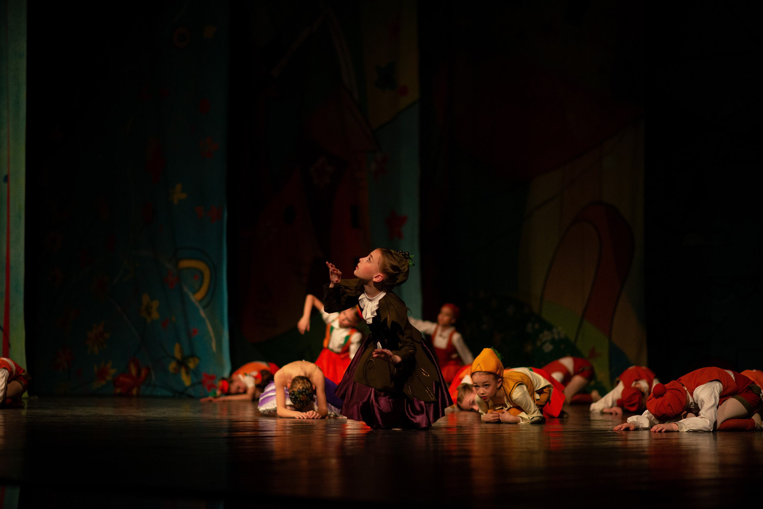 Выступление юных балерин. Семейный фотограф на выписку из роддома и крещение Минск Настя Гришук