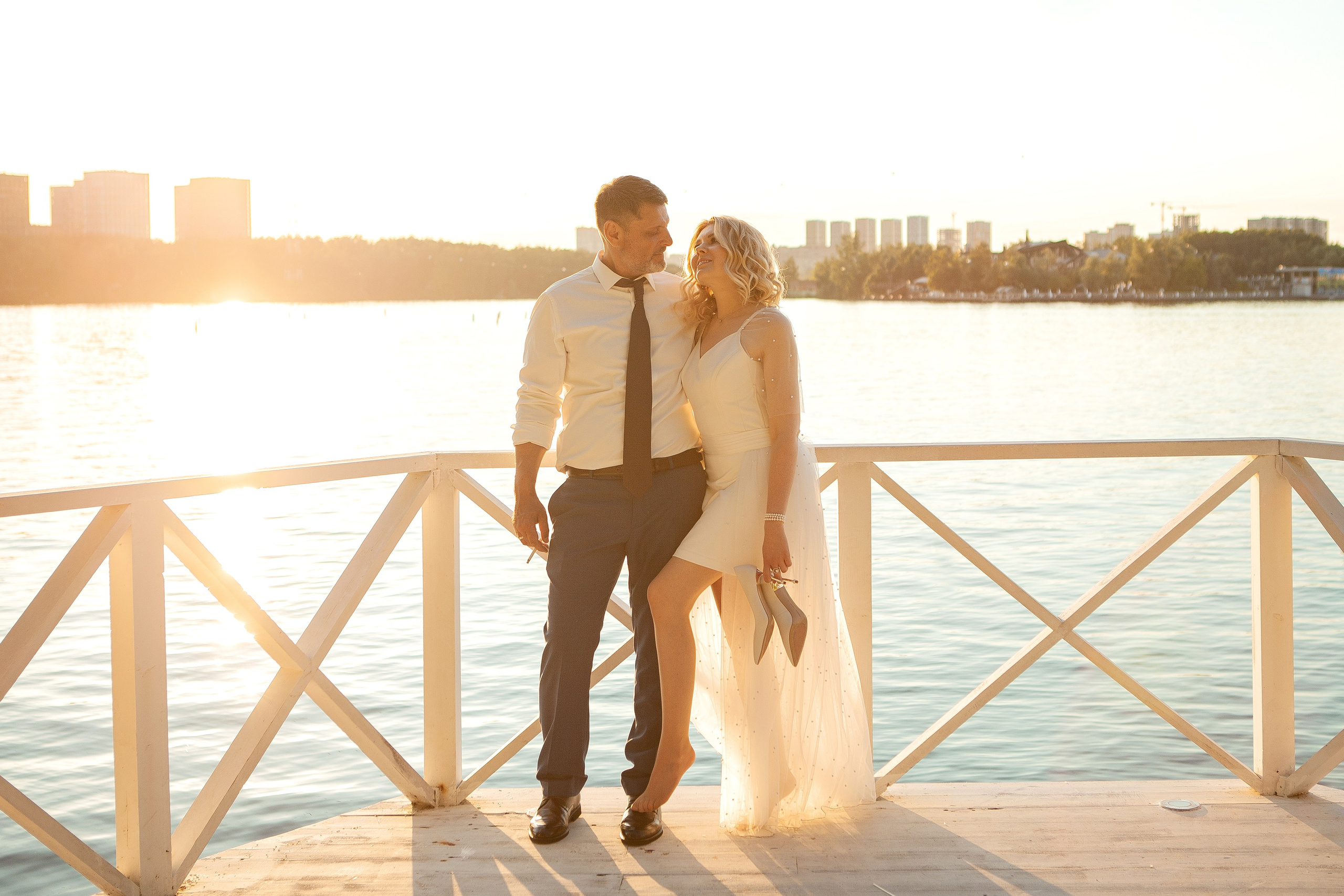 Фотосессия молодоженов на пляже Рублево. Фотограф Ольга Ефремова