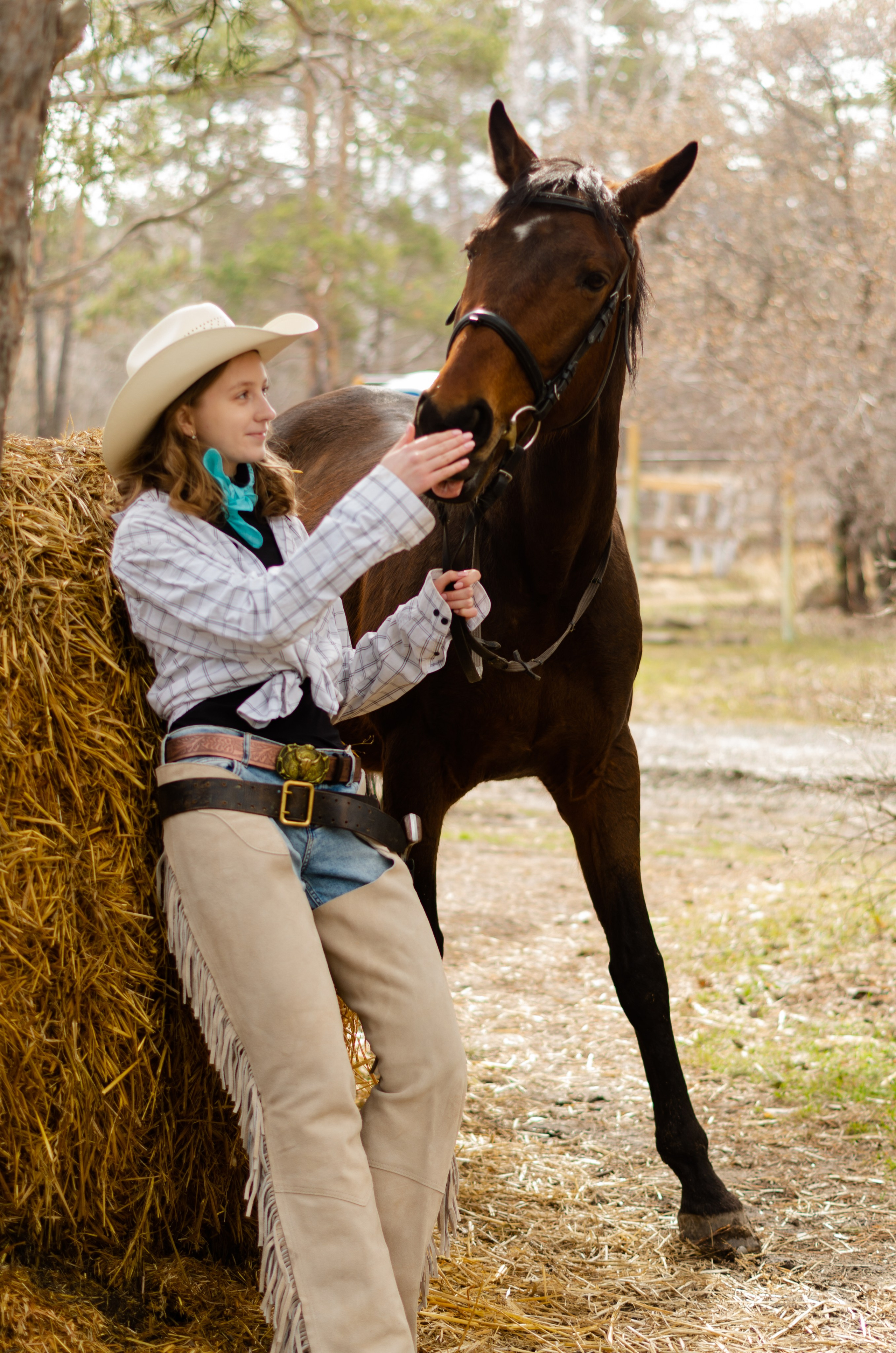 Ковбойская девчонка. Фотограф Марина Доглядная Челябинск фотосессии с лошадьми, мотоциклами