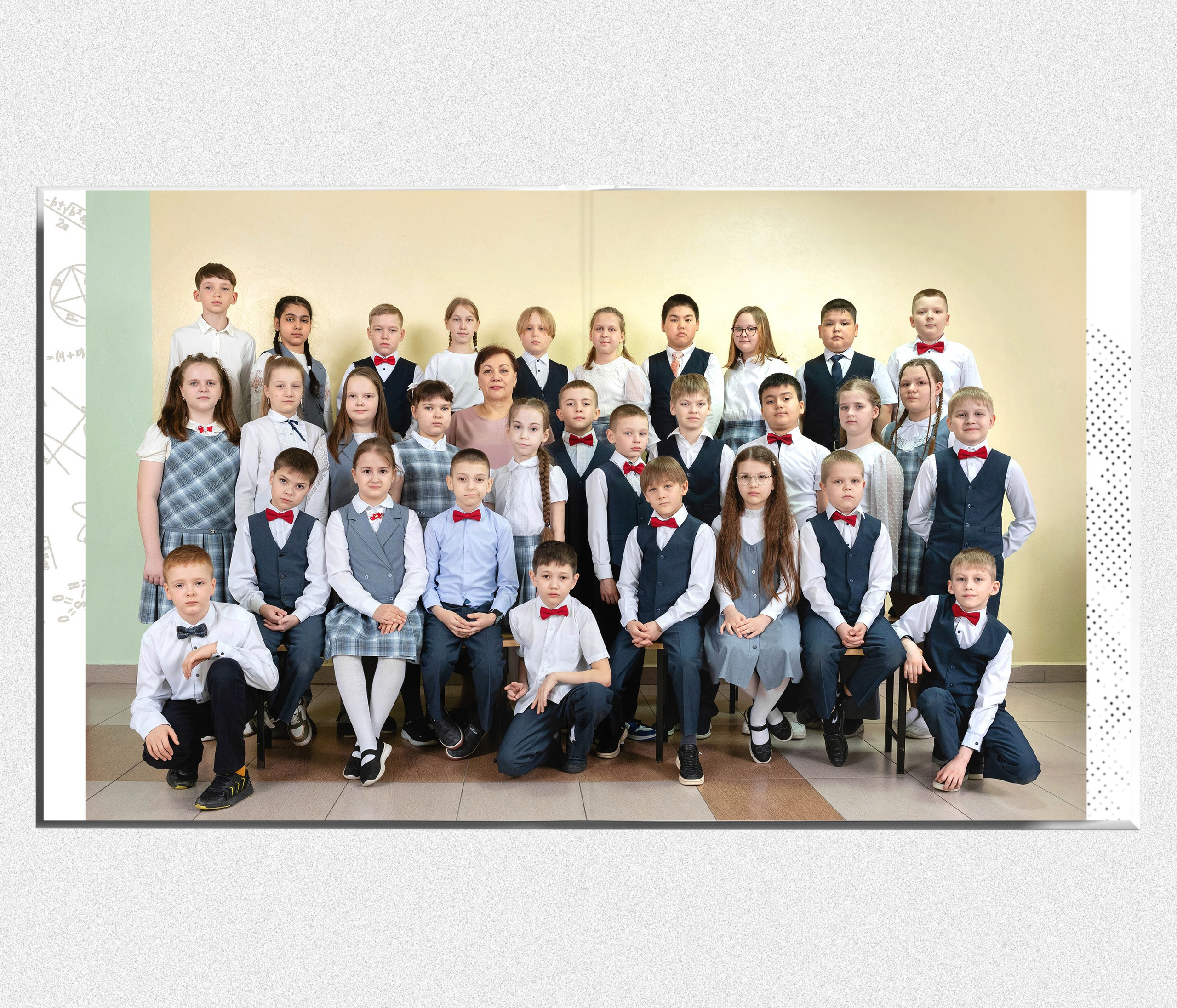 Выпускная книга "Ветер". Выпускные альбомы в Тюмени для школ, садов, вузов спортивных секций