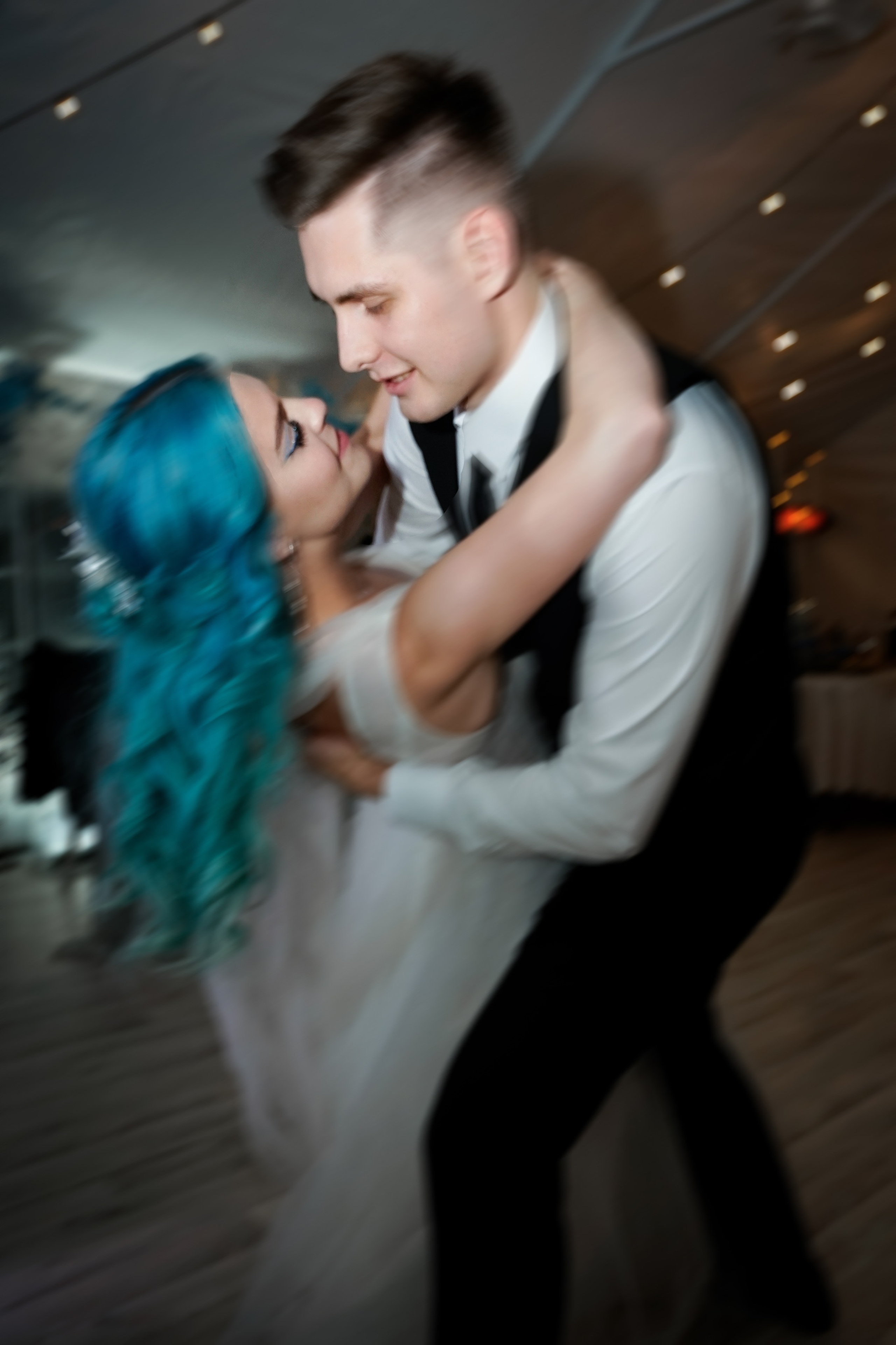 Свадебная прогулка в парке Екатеринбурга