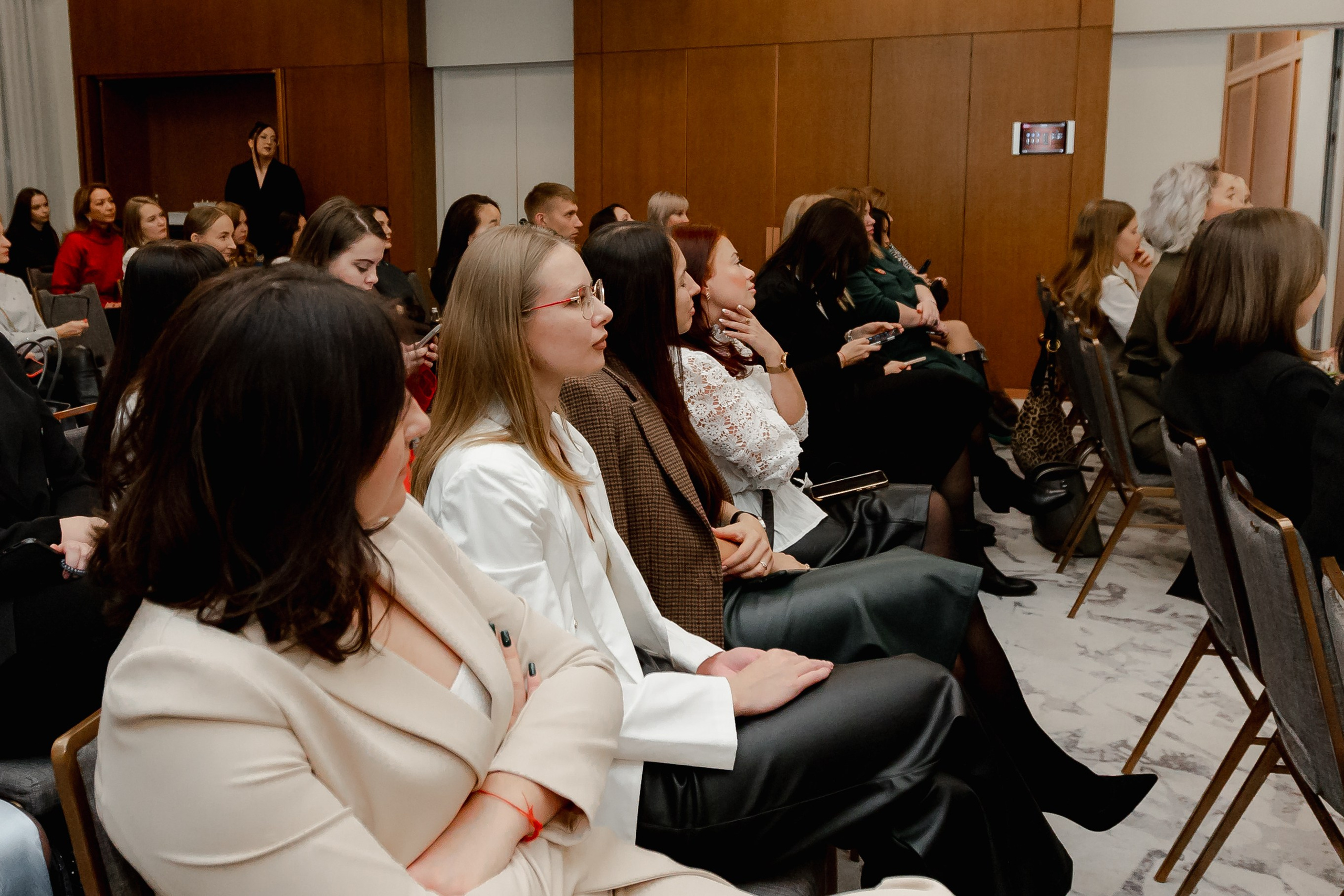 Бизнес конференция. Свадебный и контент фотограф в Москве — Юлия Барно (Баранова)