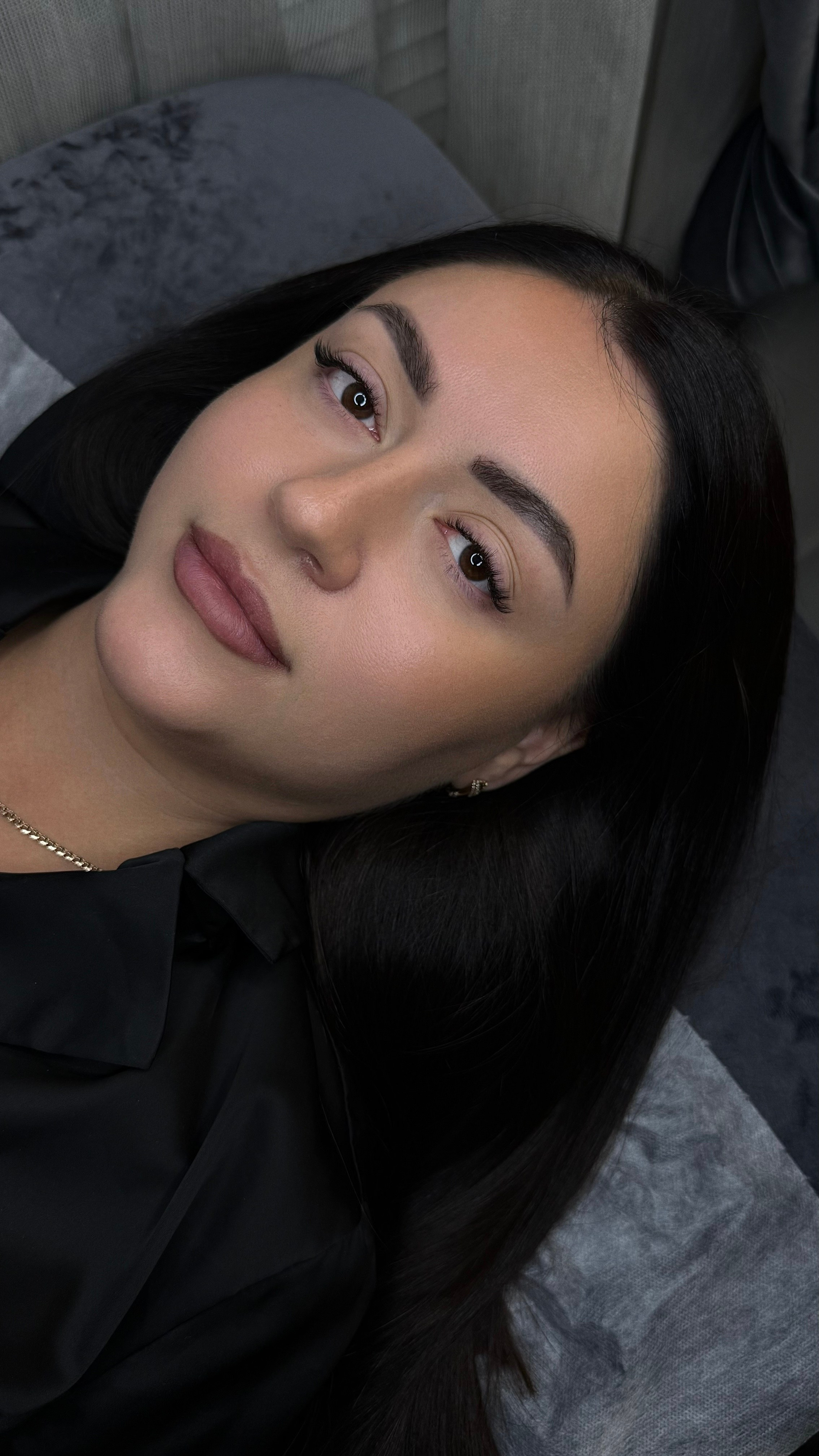 Ресницы. Студия визажистов, стилистов по прическам, бровистов и мастеров по ресницам