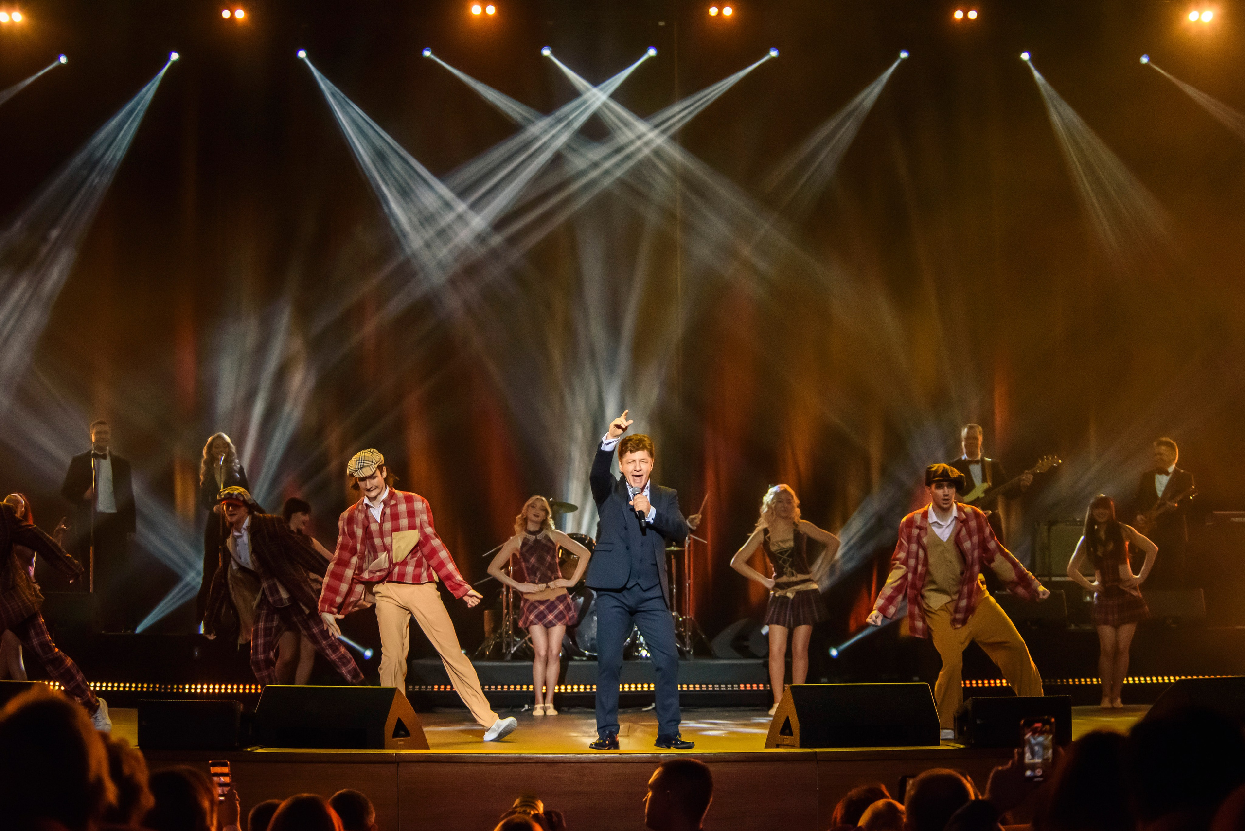 Лариса Рубальская «40 лет с песней по жизни» — Крокус Сити Холл. Бренд-фотограф для экспертов и блогеров в Москве Влада Горбовская