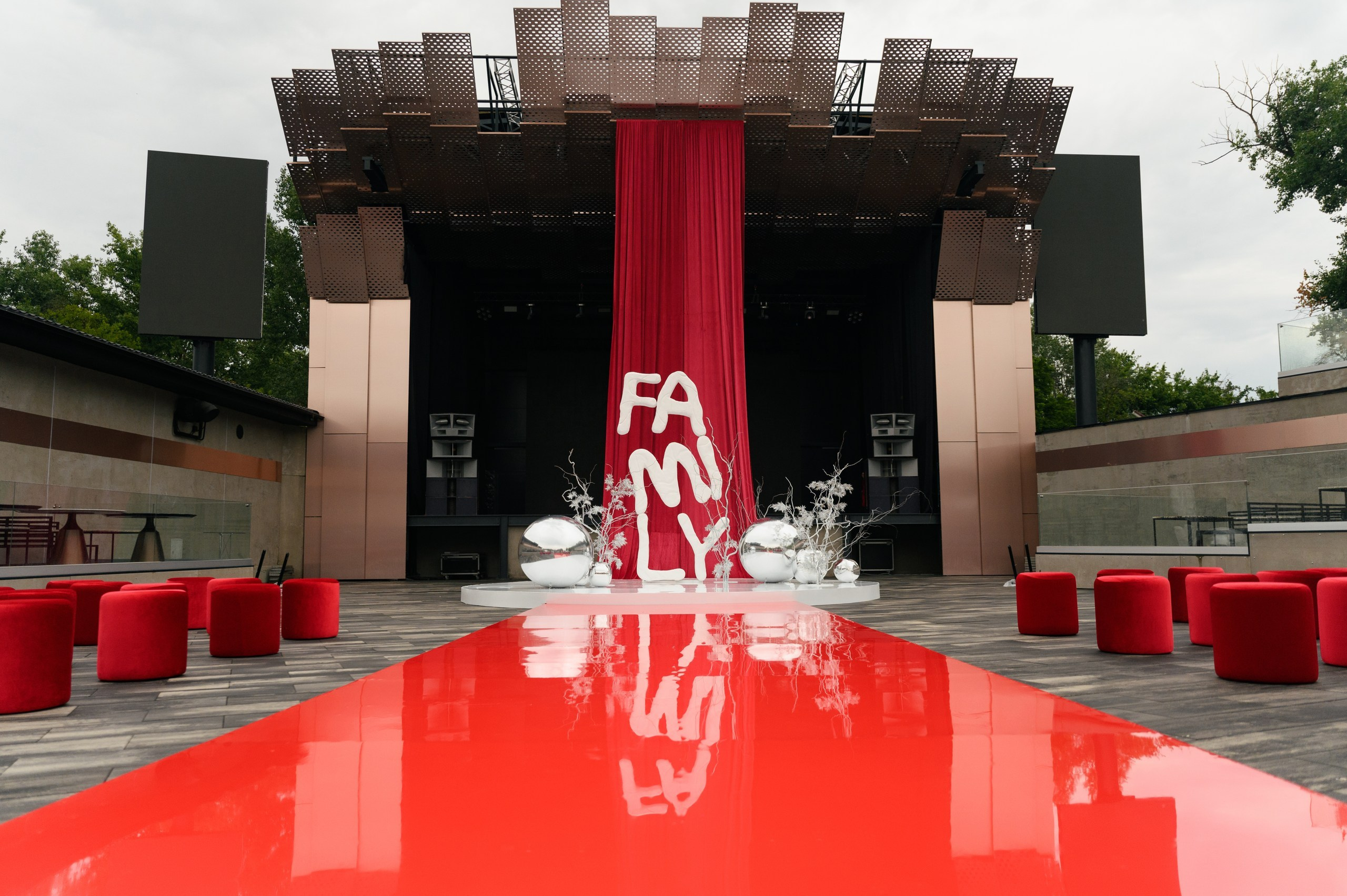 Та самая Красная свадьба в Ростове-на-Дону | Организатор Event-агентство «До Мурашек». Свадебное и event агентство До Мурашек Ростов-на-Дону