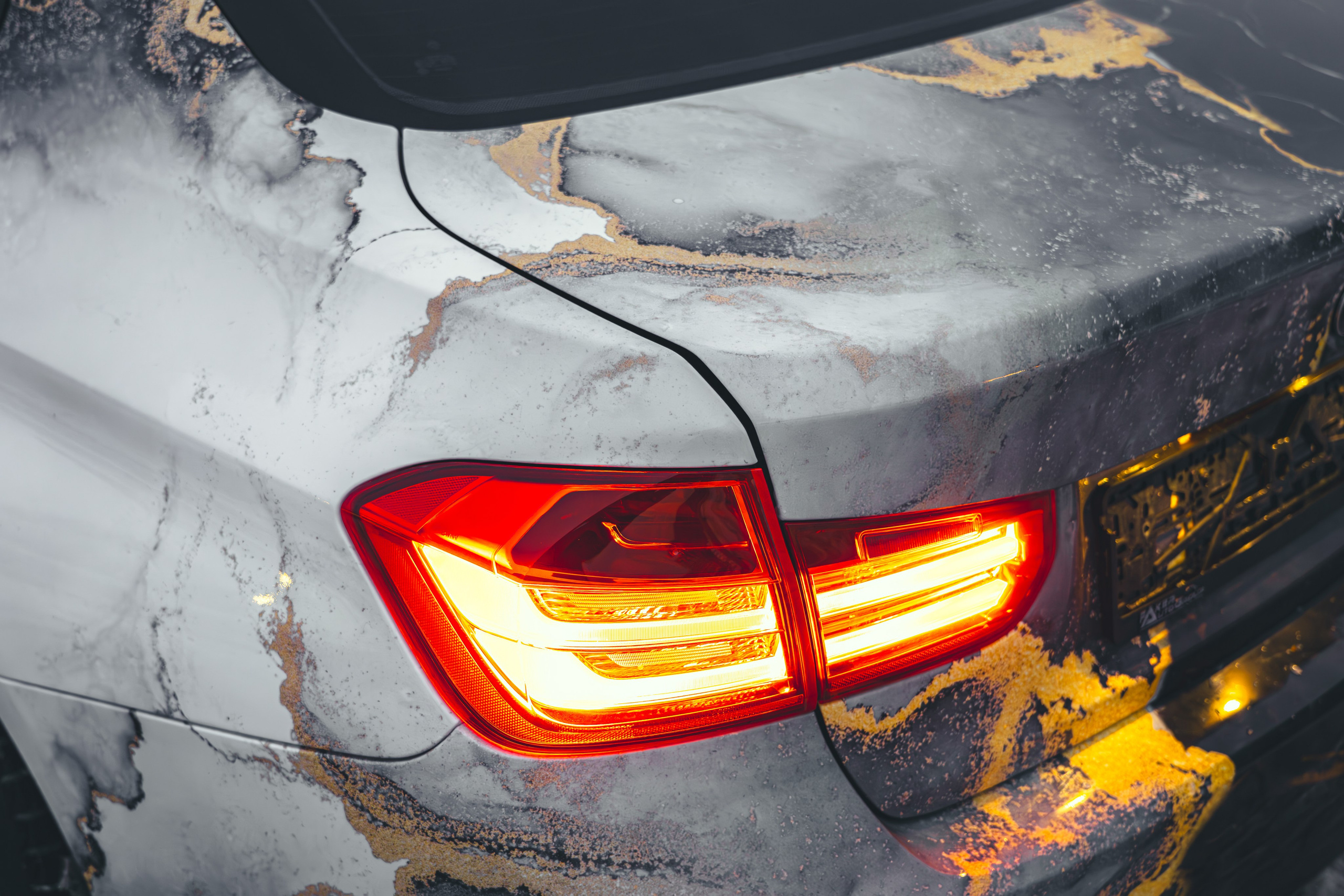 Винилография на BMW 3 F30. Студия дизайна и оклейки авто Barmaley Design