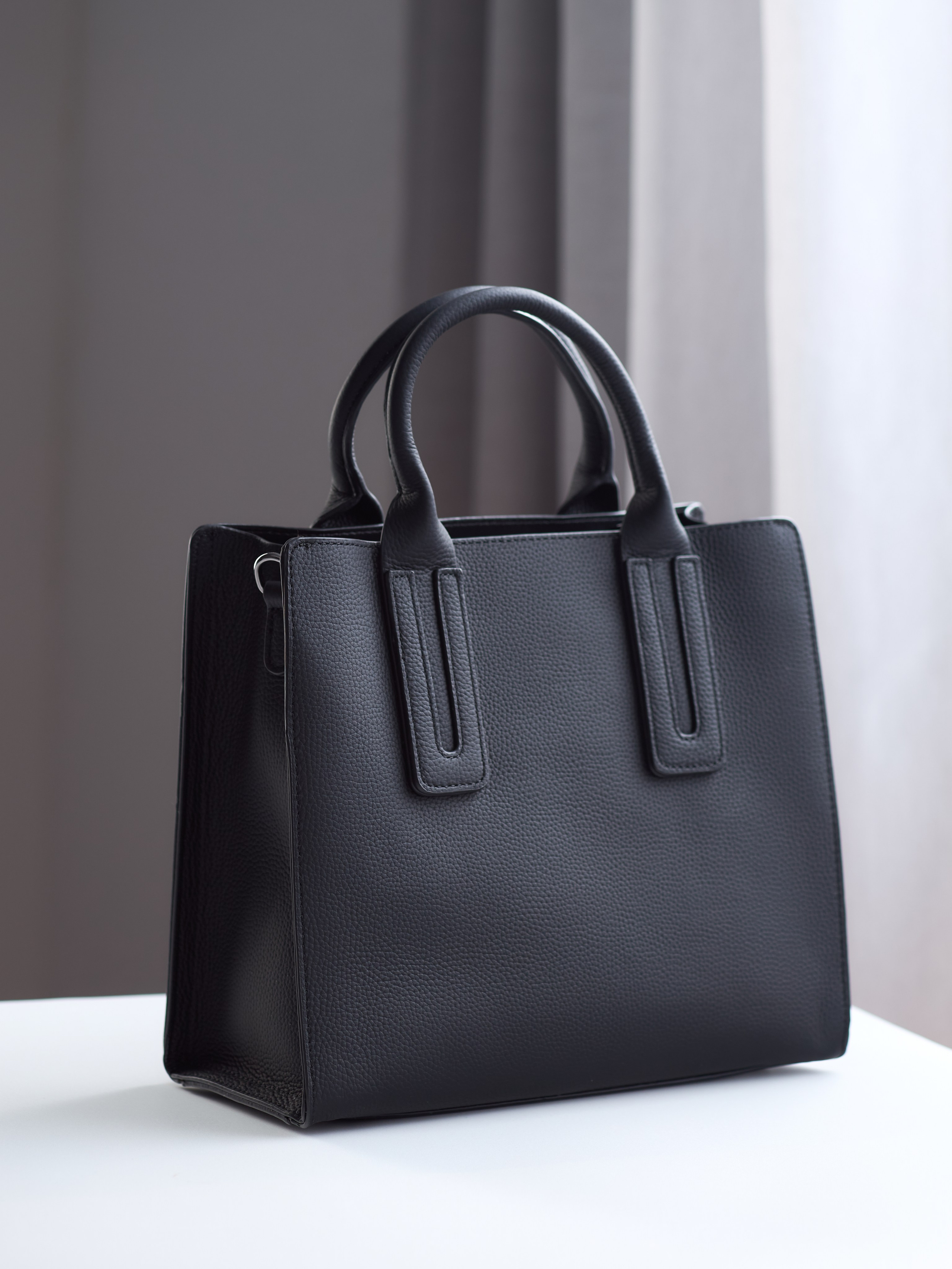 Сумки и кошельки. Предметная фотосъемка в Алматы. Предметный фотограф для маркетплейстов Артур Ахмадиев