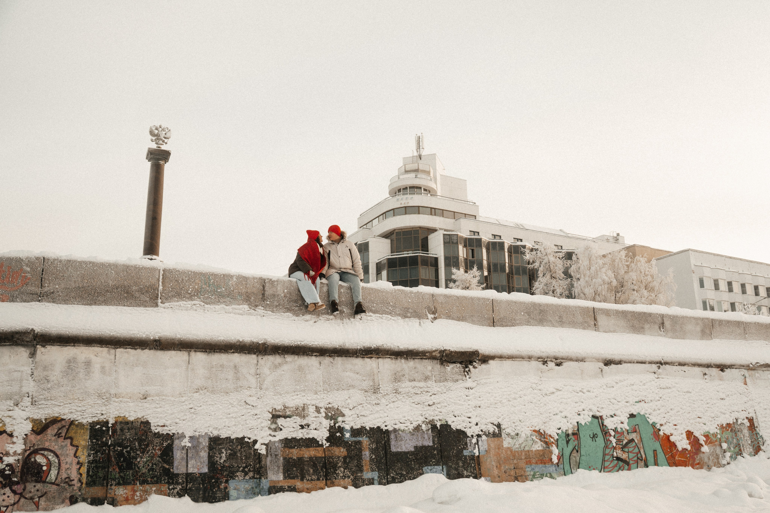 [our pulses aligned…]. Фотограф в Архангельске