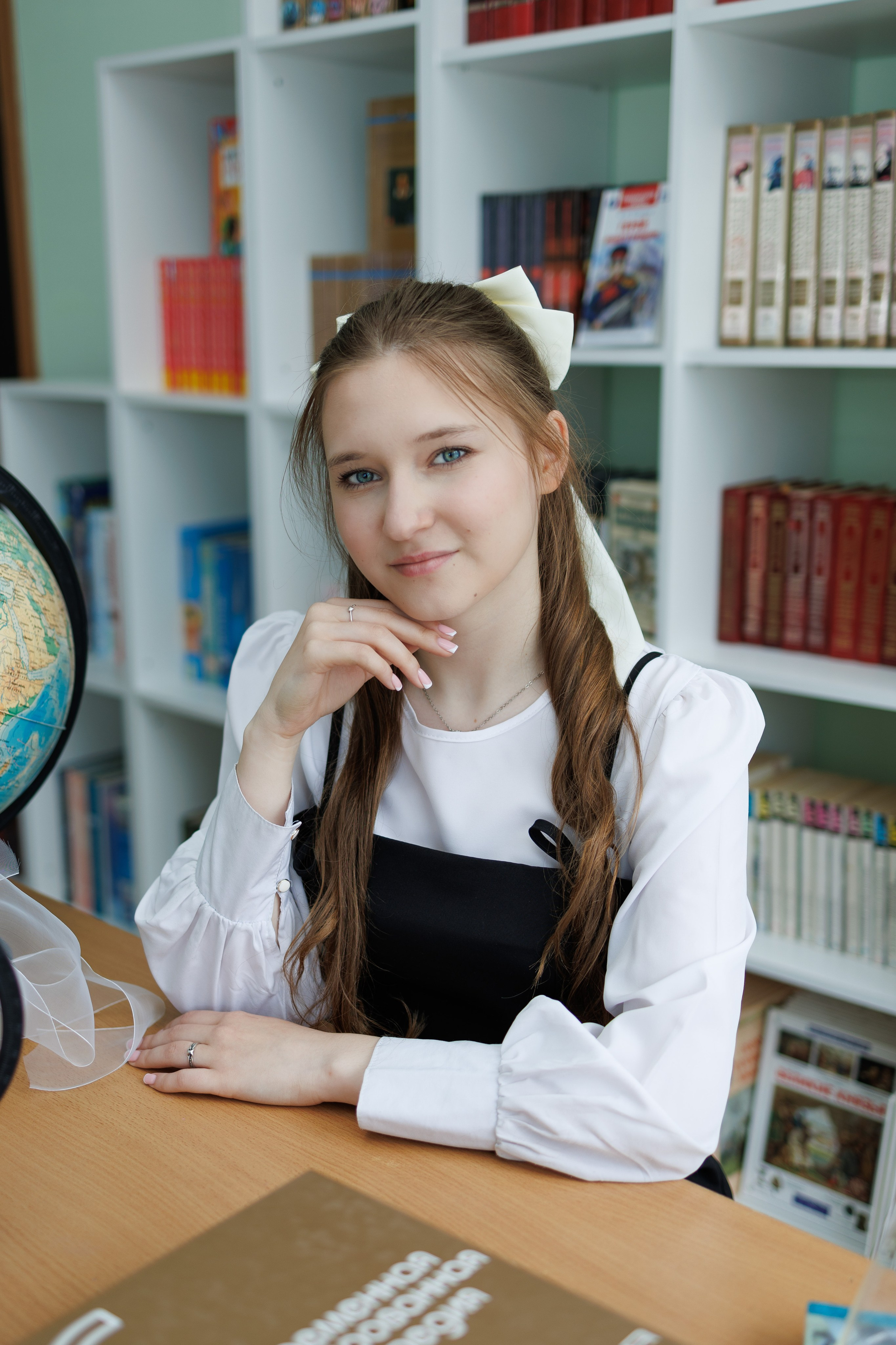 Позы для школьной фотосессии. Фотограф Медногорск Кувандык Оксана Шерехода свадебные, семейные, индивидуальные, школьные фотосессии. Печать фотоальбомов