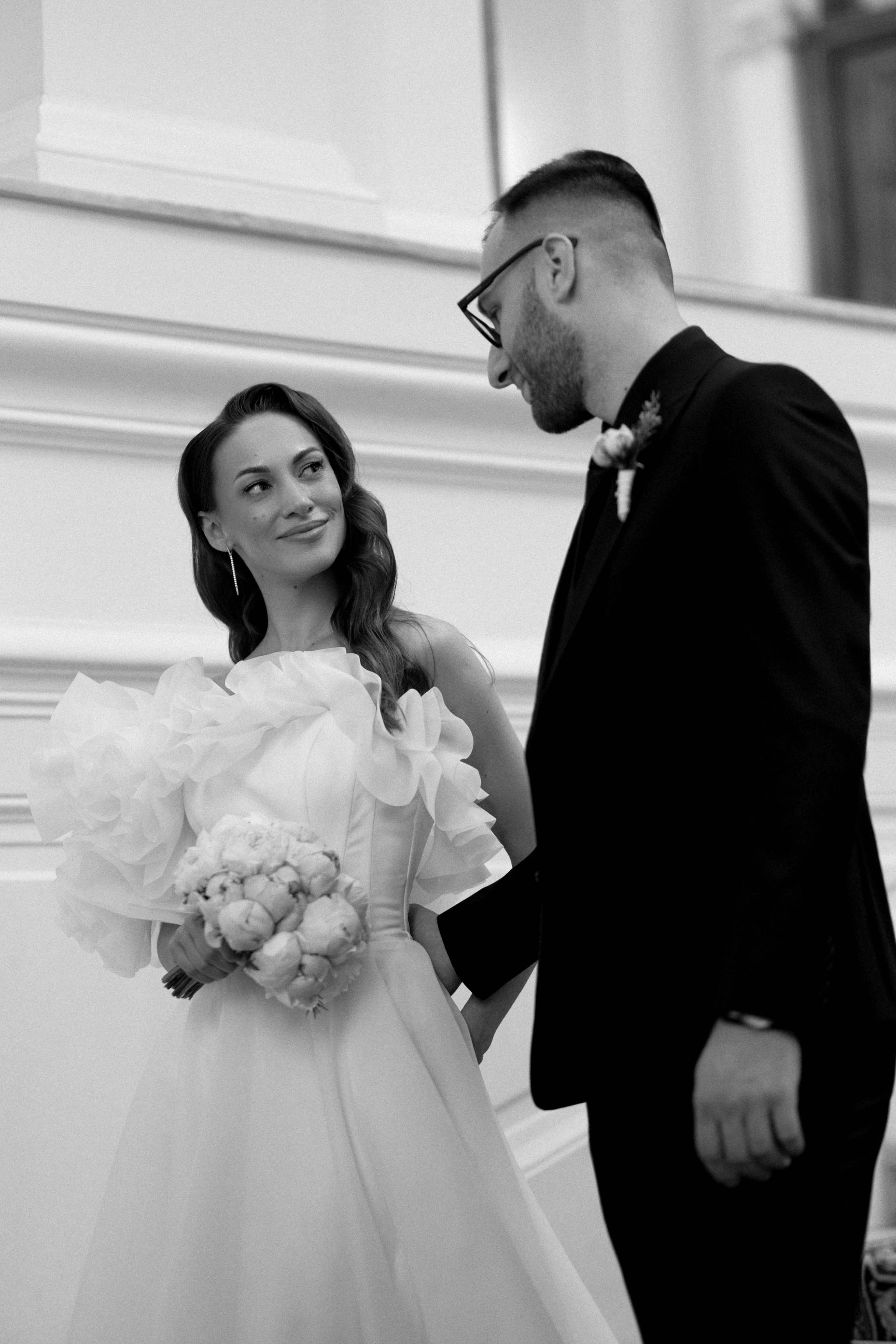 Свадебная фотосессия на катере в Санкт-Петербурге. Сестры Карабаза. Фотографы и ретушеры в Москве и Санкт-Петербурге