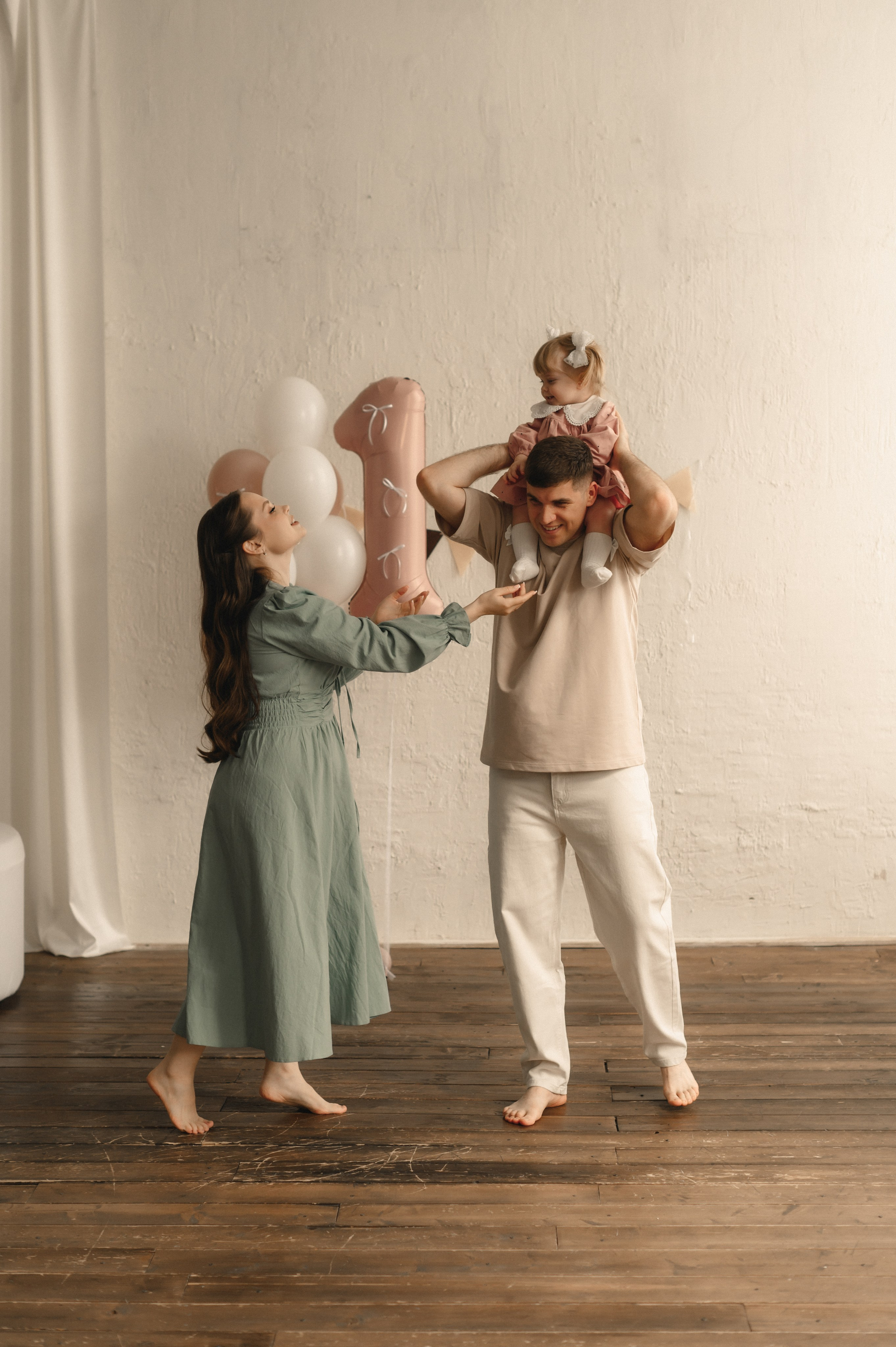 Годик Аделине. Студийная съёмка. Семейный фотограф в г. Ставрополь, Сорокина Мария