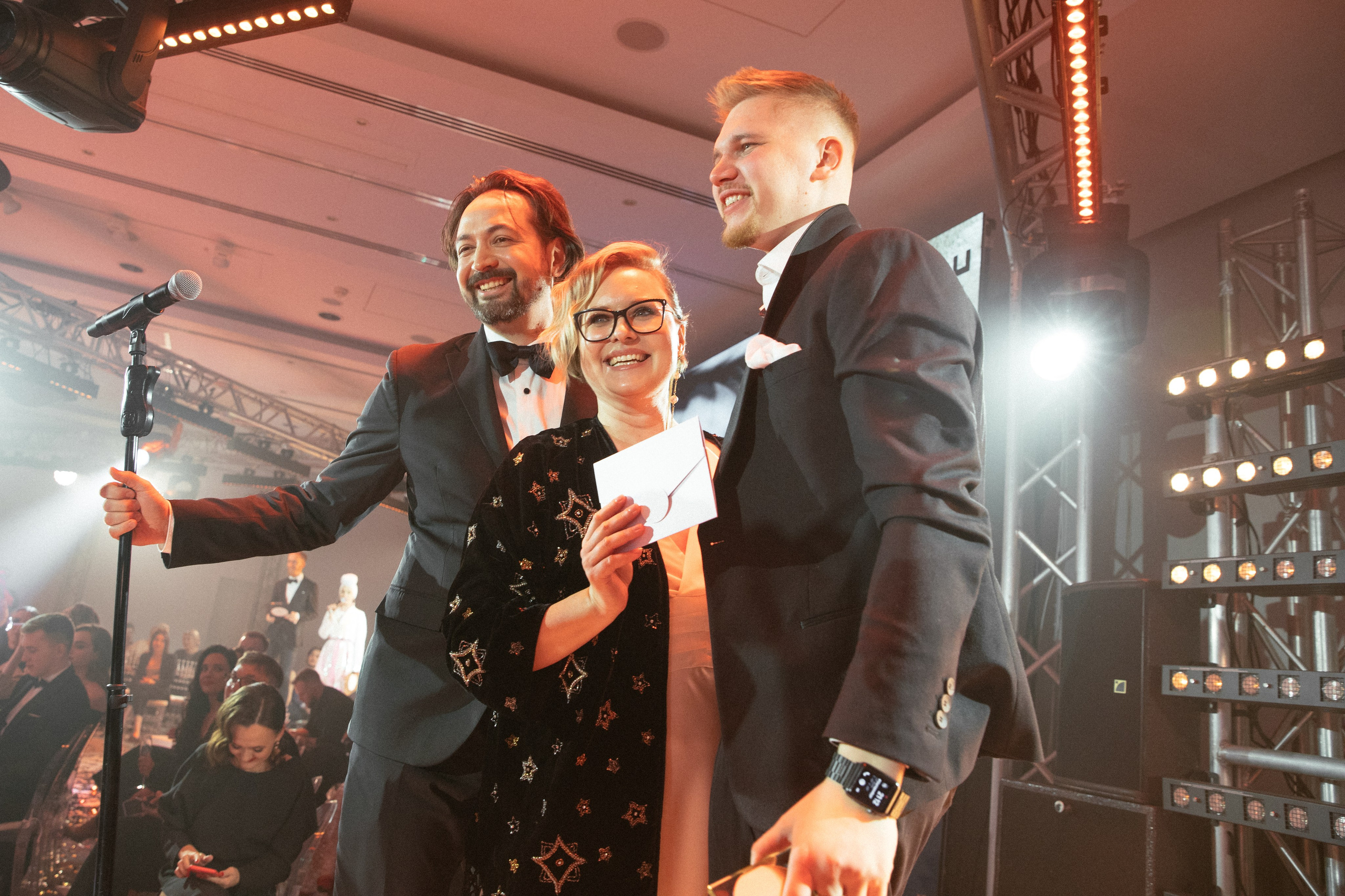 Профессиональный фотограф Дмитрий Мазуркевич — студийные, свадебные и репортажные съемки. Дмитрий Мазуркевич: Профессиональный Репортажный Фотограф