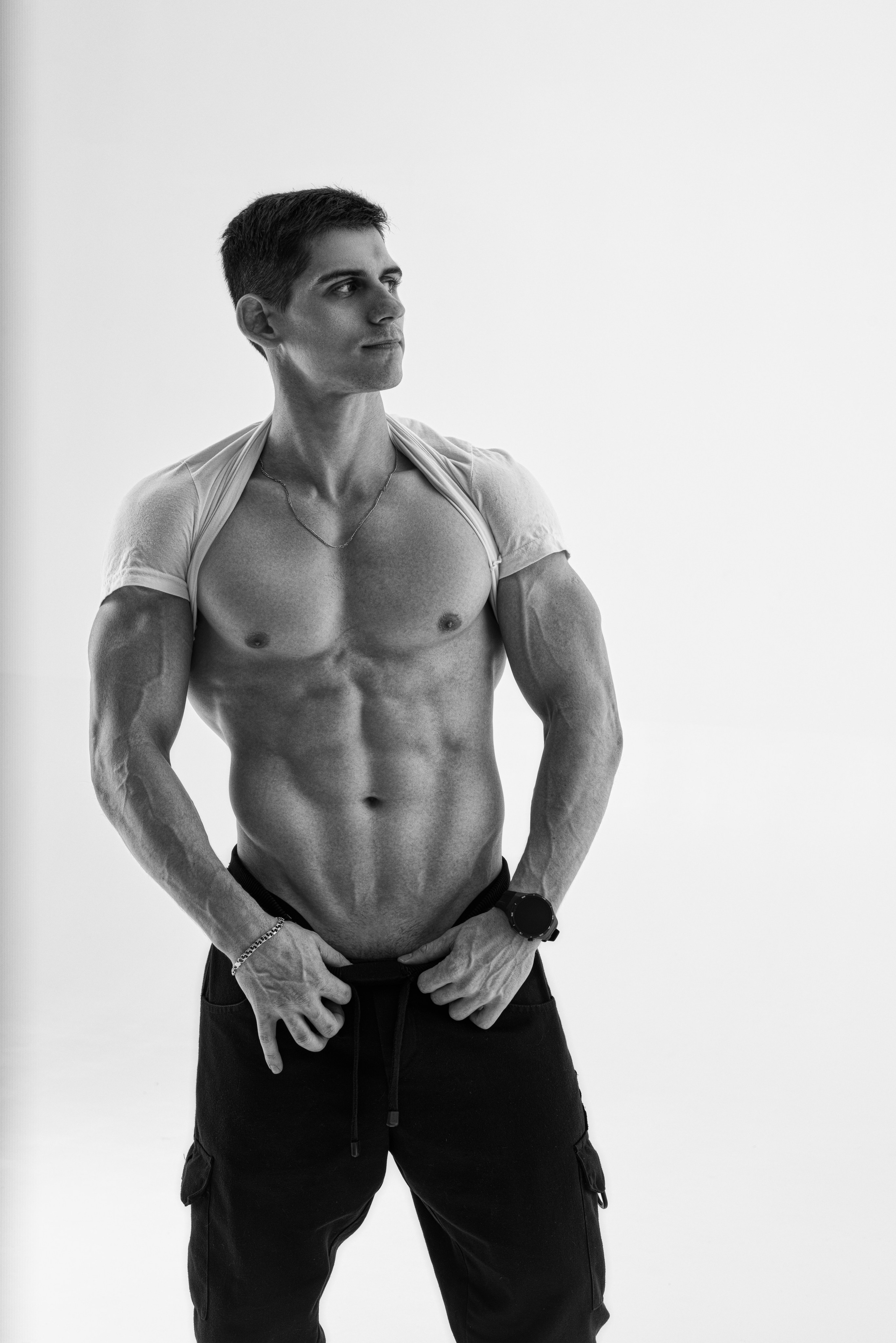 Съемка с Владом на циклораме с импульсным светом для себя и контента. Дмитрий Шульгин, портретный фотограф в Воронеже