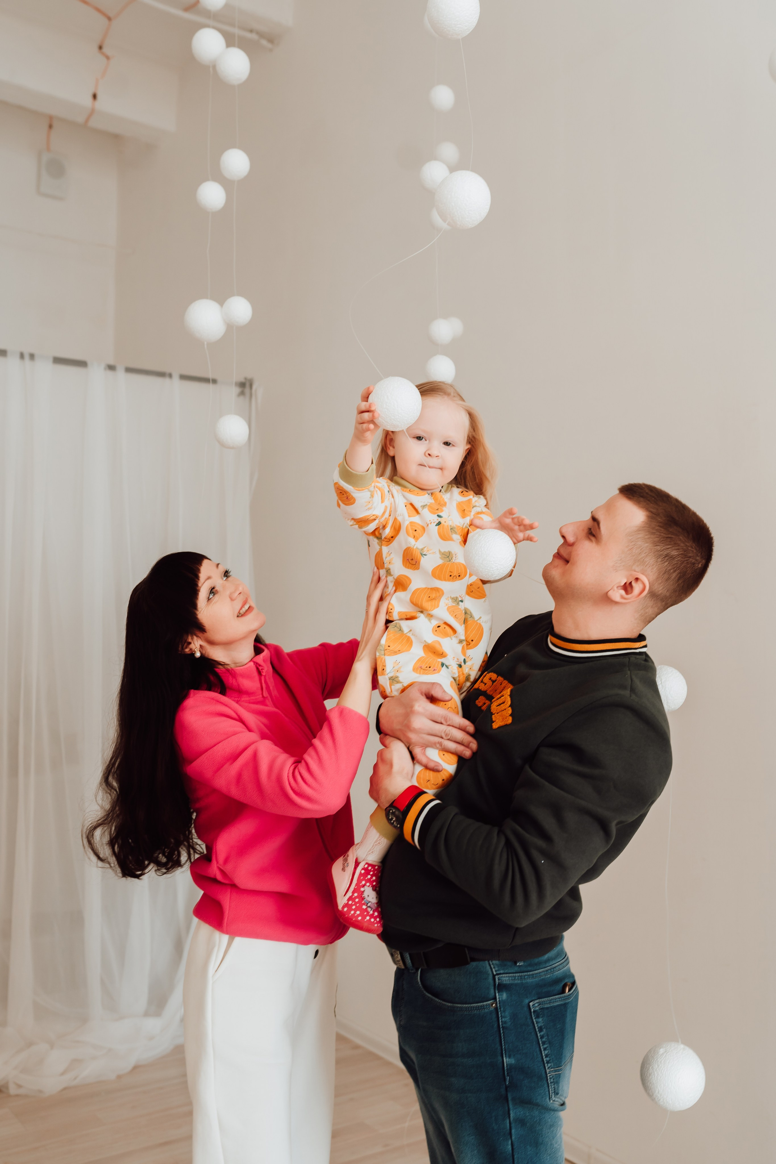 Фотосъемка мамы с дочкой. Фотограф Ким Наталья в Красноярске