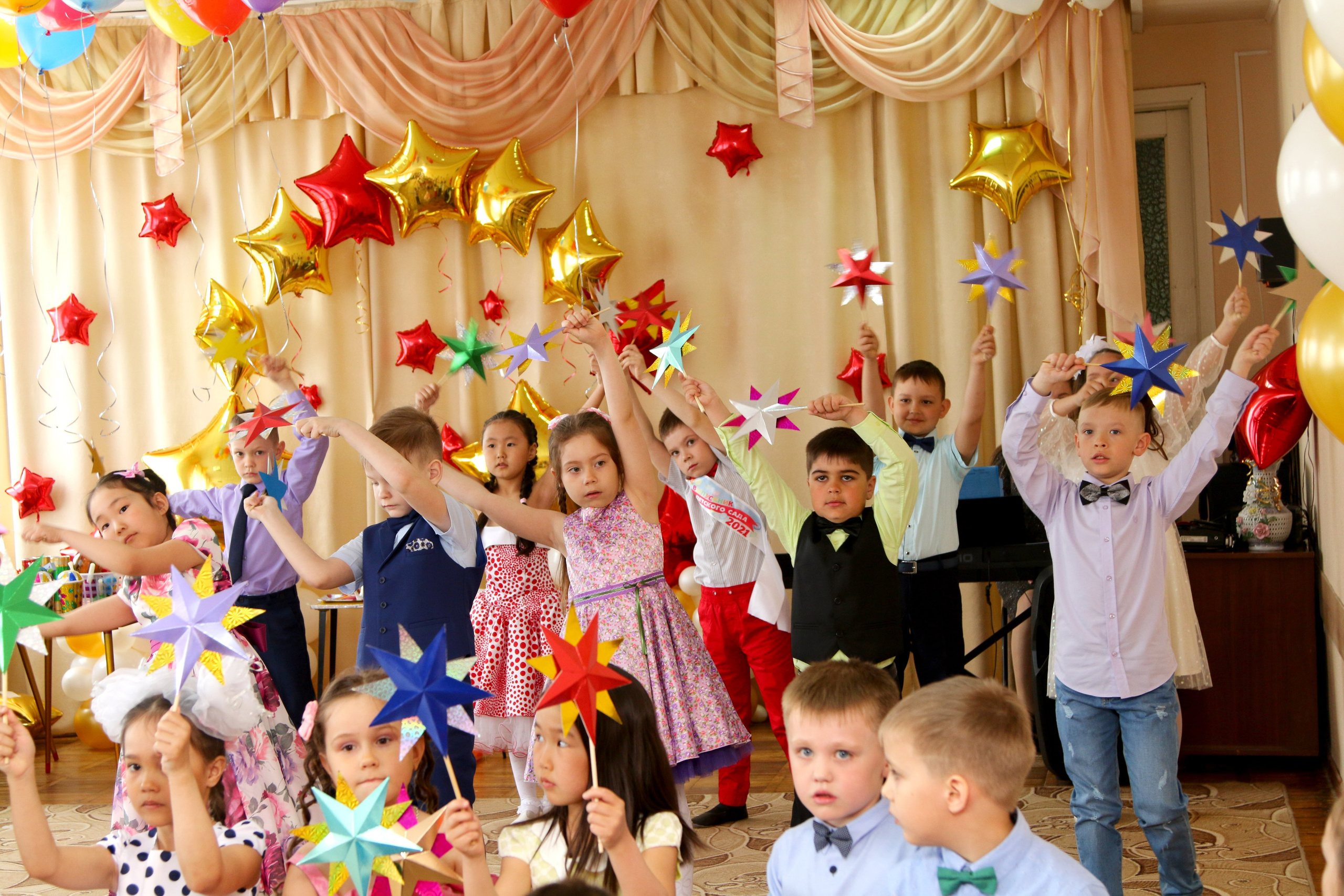 Выпускной в детском саду. Фотограф Григорьева Ольга. Портретная, семейная съёмка, Love Stori, видеосъёмка в городе Чита. Выпускные альбомы, фотокниги