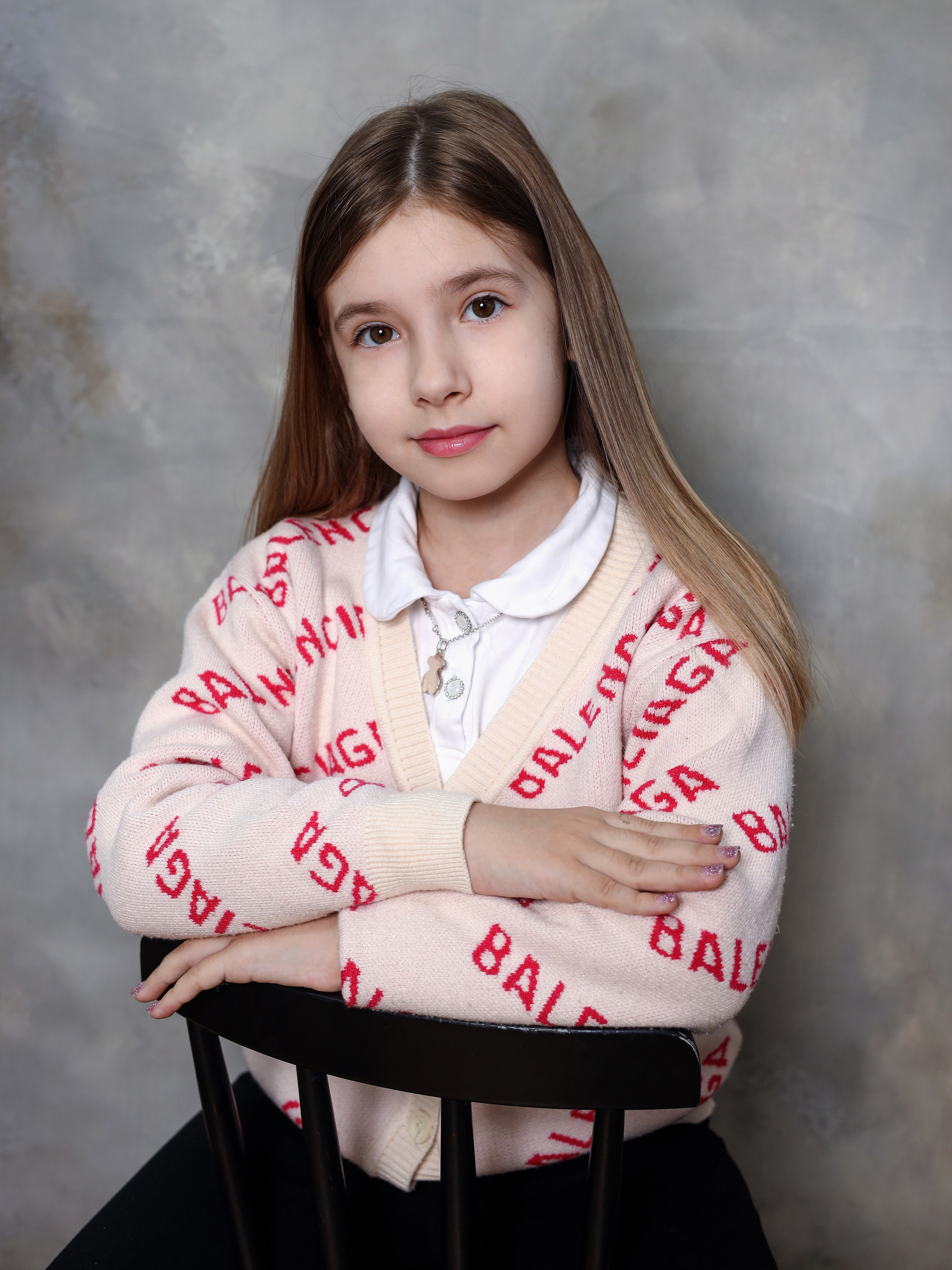 Фон Бежевый. Фотостудия «Стремянка».Фотосессии в детских садах и школах