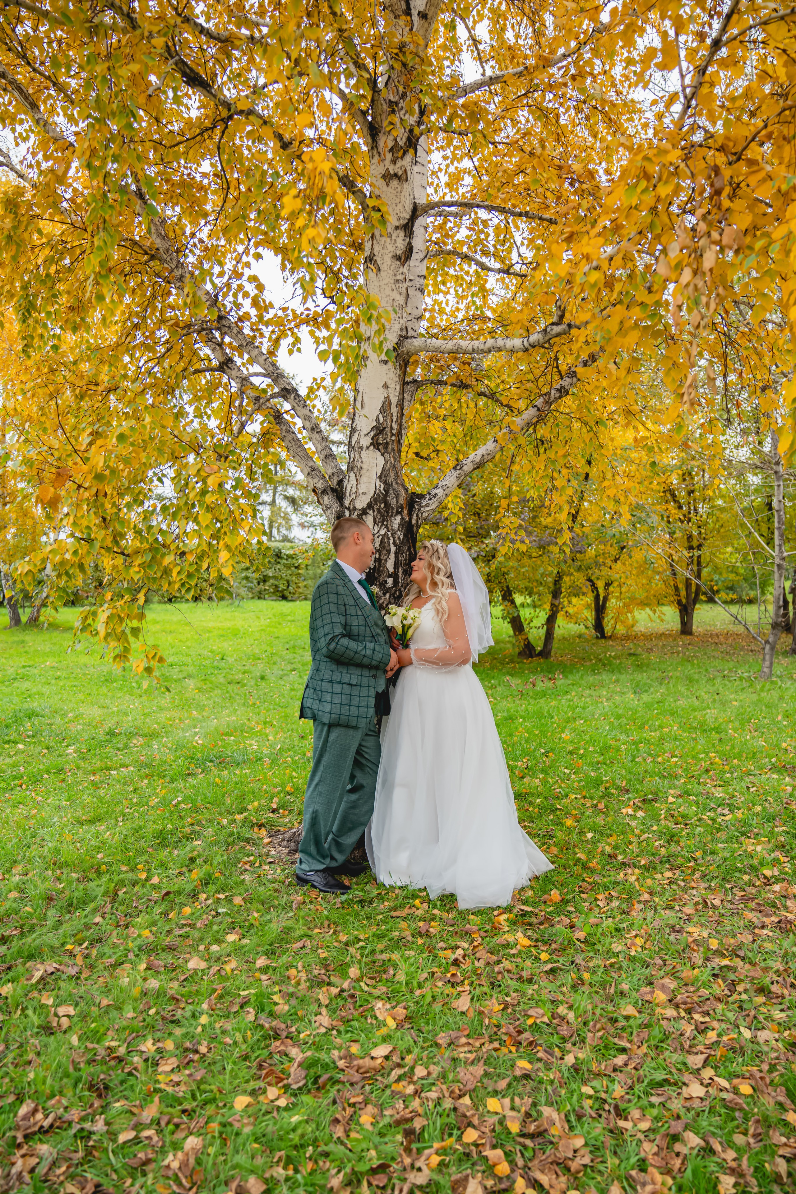 Осенняя Свадьба 2024. Занимаюсь профессиональной фотографией и живу рядом с Байкалом. Работаю в разных жанрах