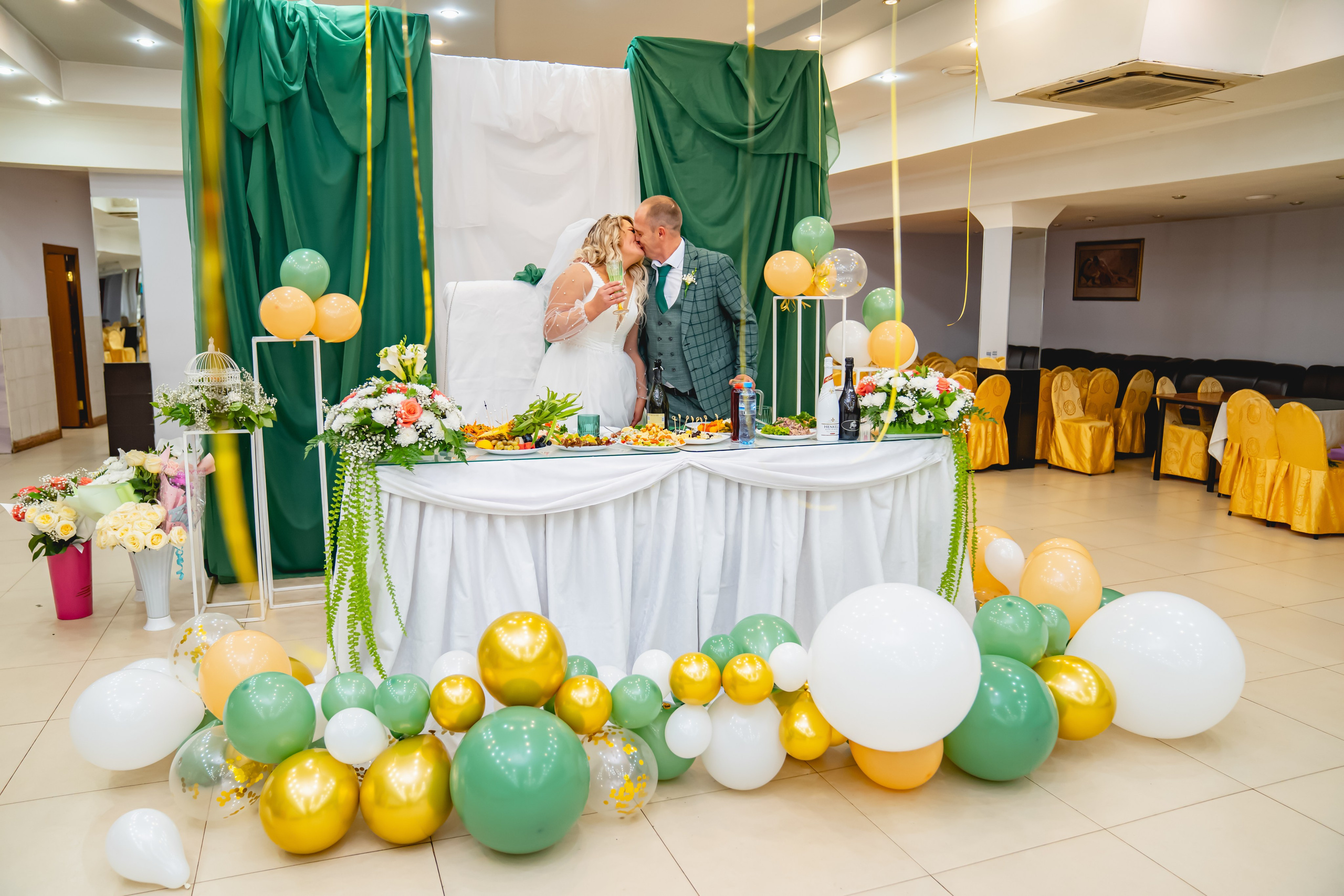 Осенняя Свадьба 2024. Занимаюсь профессиональной фотографией и живу рядом с Байкалом. Работаю в разных жанрах