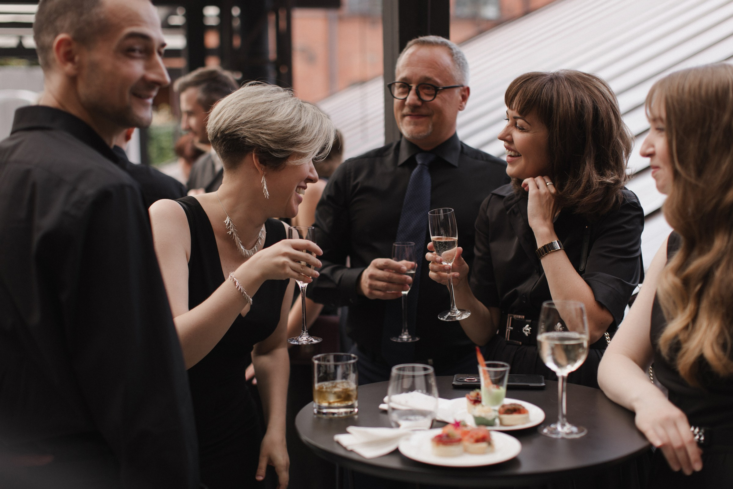 Собираемся на свадьбу вместе с фотосессией для двоих на утренние сборы. Свадебный, репортажный и портретный фотограф Сочи, Краснодар. Александра Зайцева