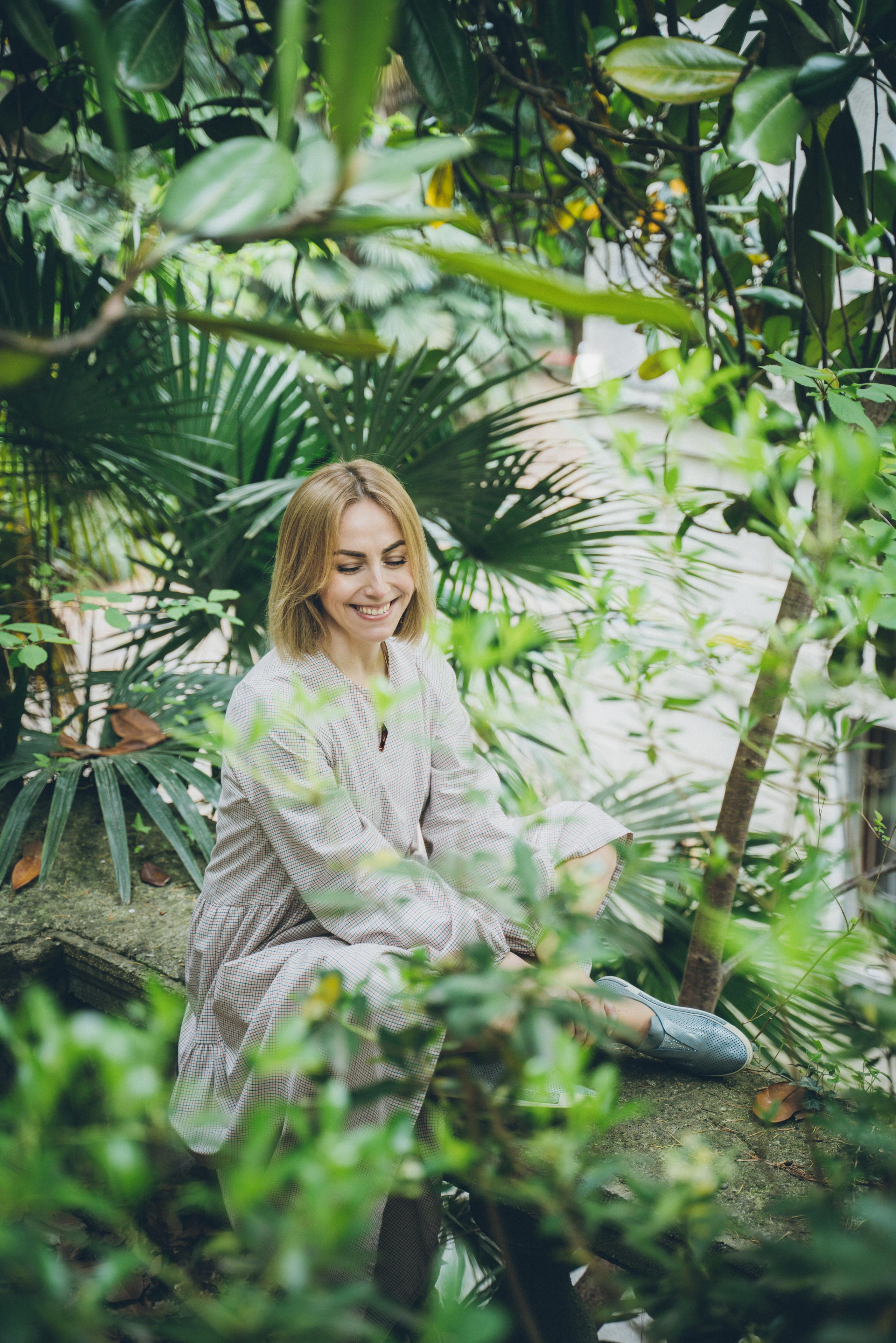 Анна в закрытом на реконструкцию санатории Орджоникидзе. Семейный и свадебный фотограф Катя Антонова Москва Сочи