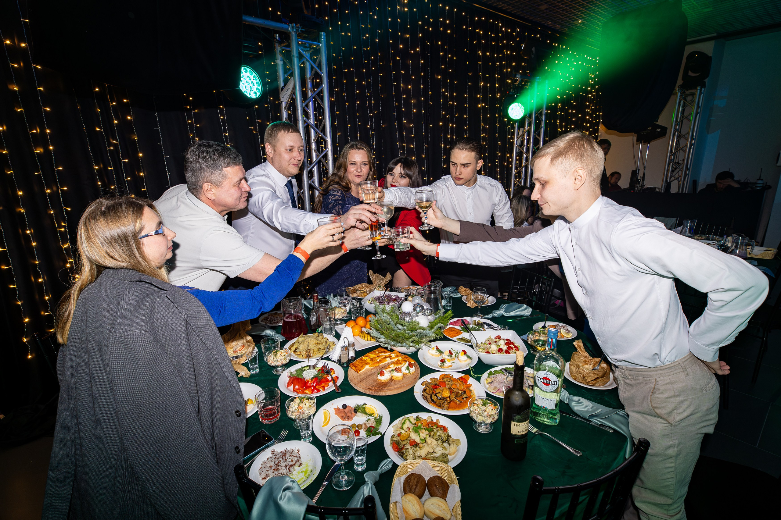 Фото и видео корпоративов. Свадебный, семейный видеограф и фотограф в Екатеринбурге Николай Рыков