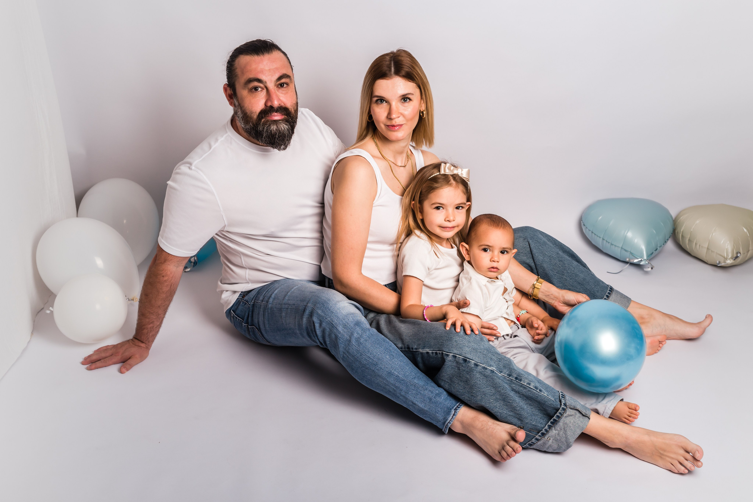 Mutlu ailemiz. Professional family and children’s photographer in Izmir Irina Eron