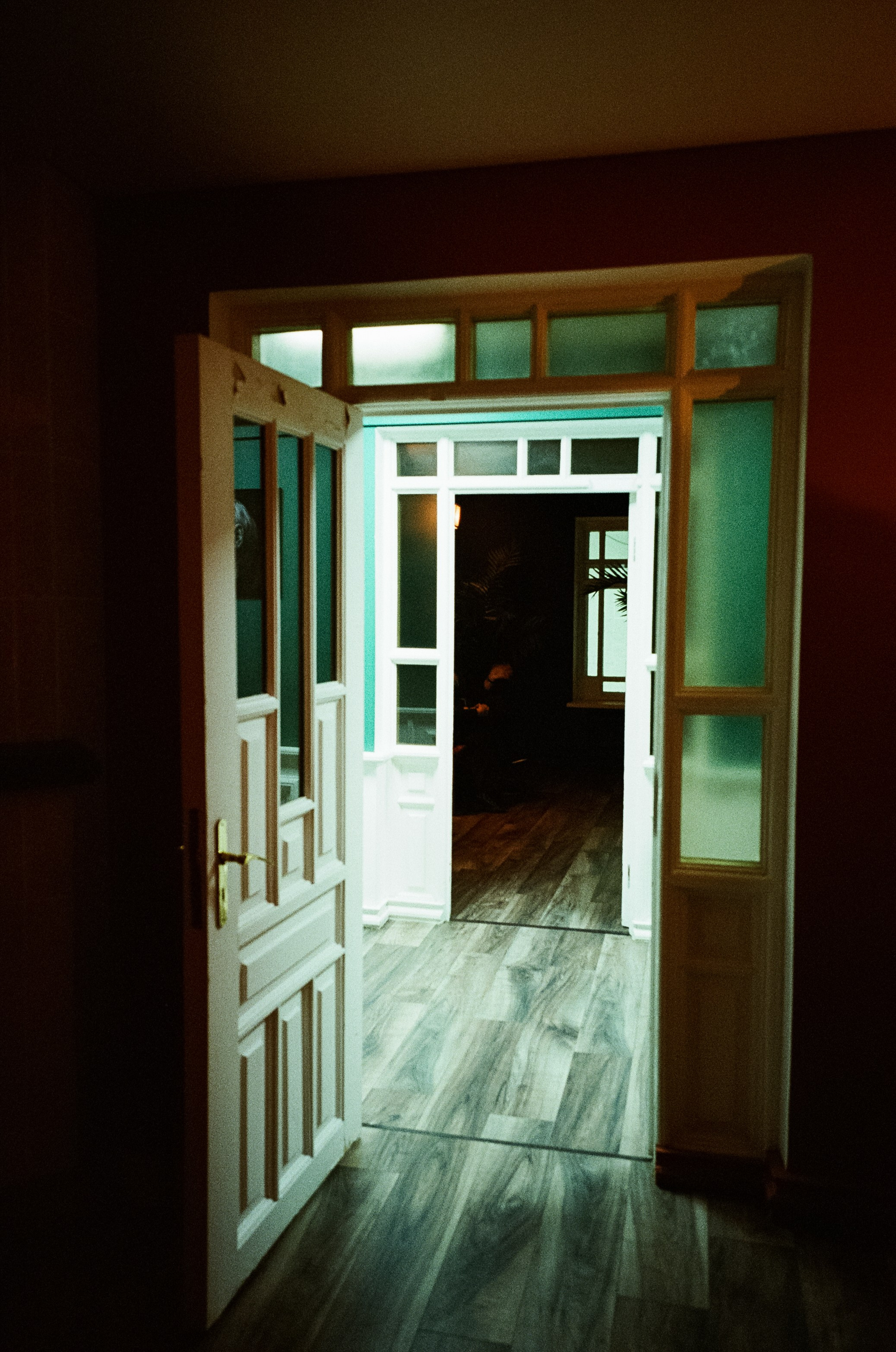 Театральные премьеры. Игры во флигеле. Фотограф-документалист Мария Осокина