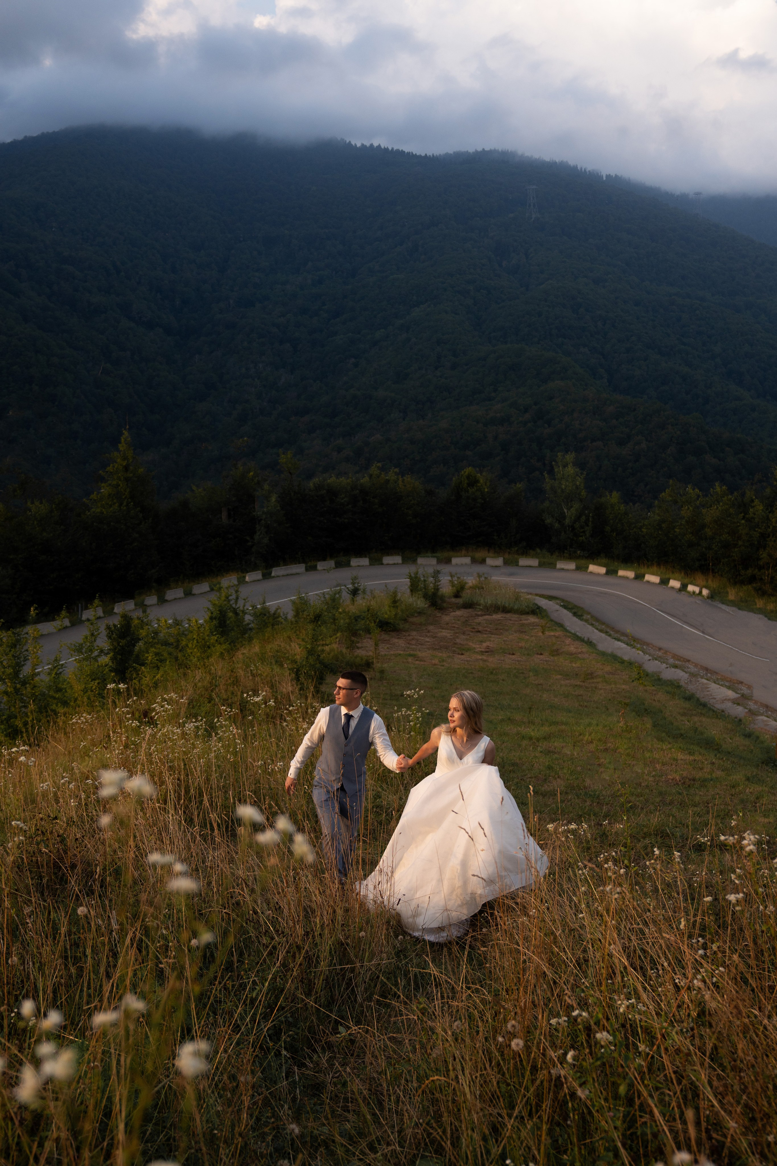 Свадебный фотограф Сочи Адлер Красная поляна фототур на кабриолете. Свадебный фотограф в Сочи и Адлере — Фотосессии на море и в горах | Виктор Рогулев