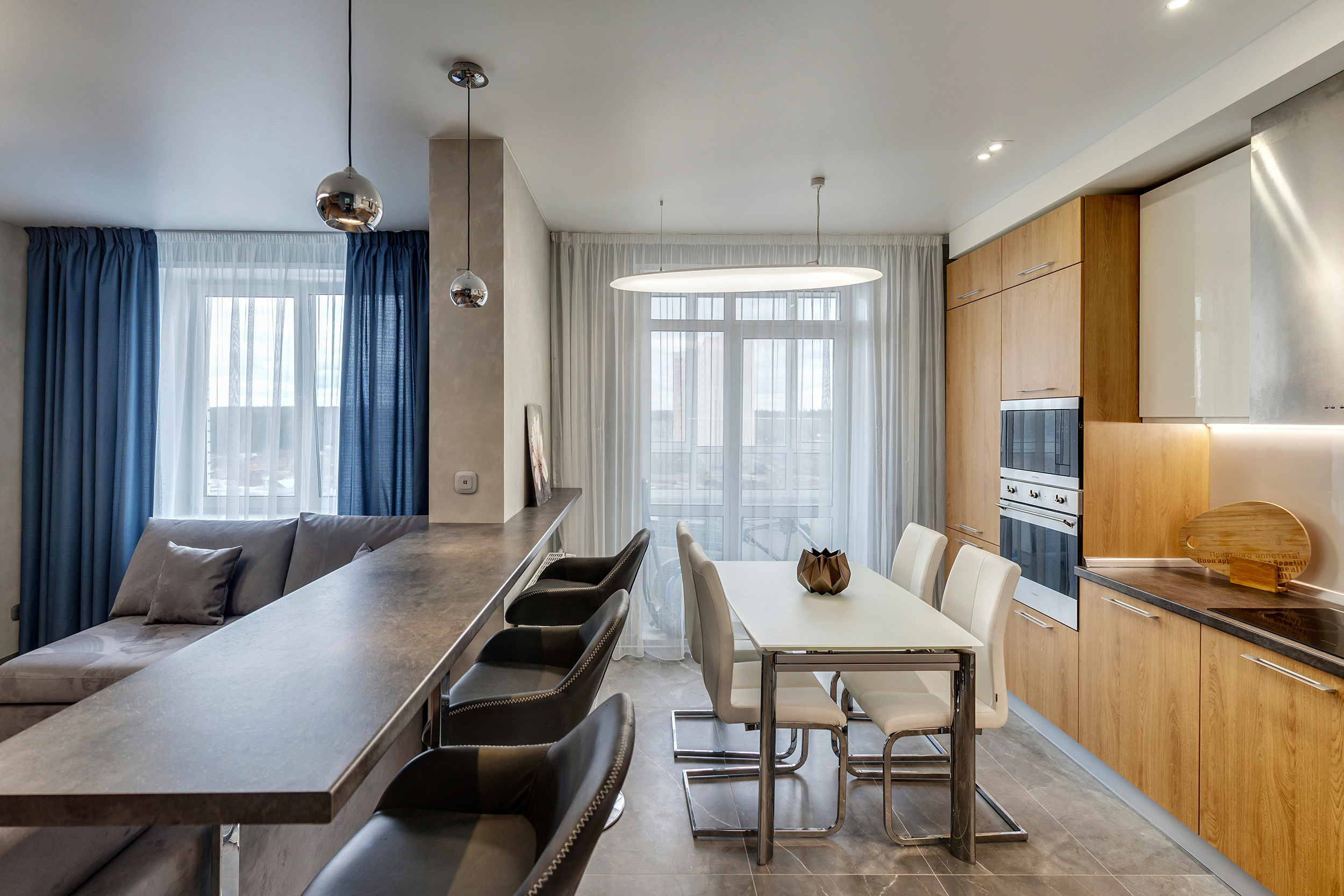 Трехкомнатная квартира с огромным котом. Фотограф для бизнеса Сергей Чирков. Город Ижевск, Удмуртия