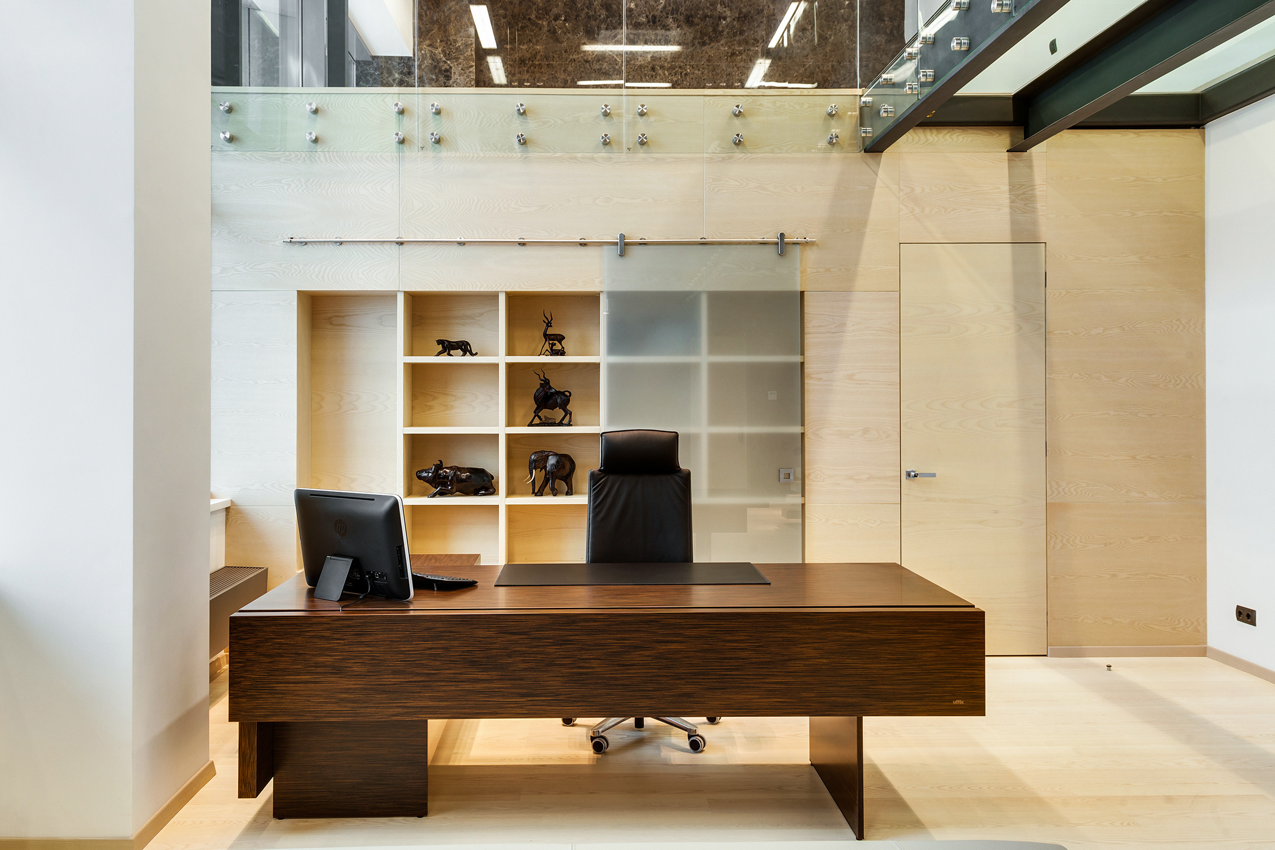 Интерьеры офиса компании "КОМОС". Фотограф для бизнеса Сергей Чирков. Город Ижевск, Удмуртия